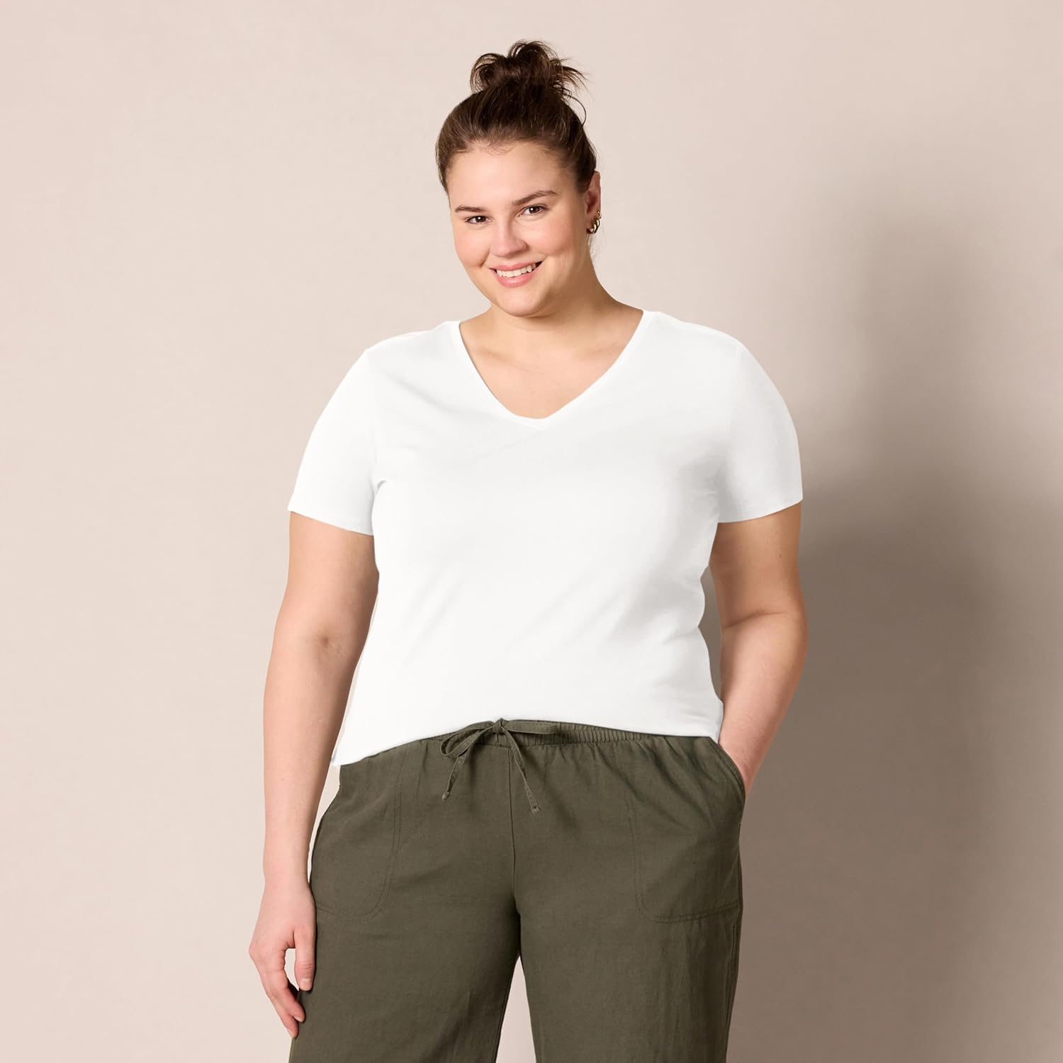 Thumbnail 5 de Amazon Essentials Damen T-Shirt Kurzarm Regular-Fit – Rundhals/V-Ausschnitt, Multi-Packs