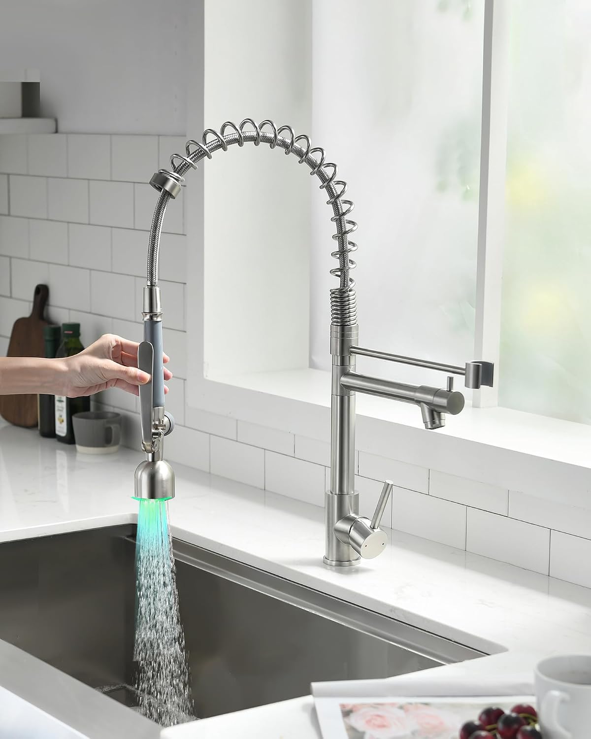 Detalle 2 de Fapully 100550LED Commercial Kitchen Faucet with Pull-Down Sprayer, Brushed Nickel
