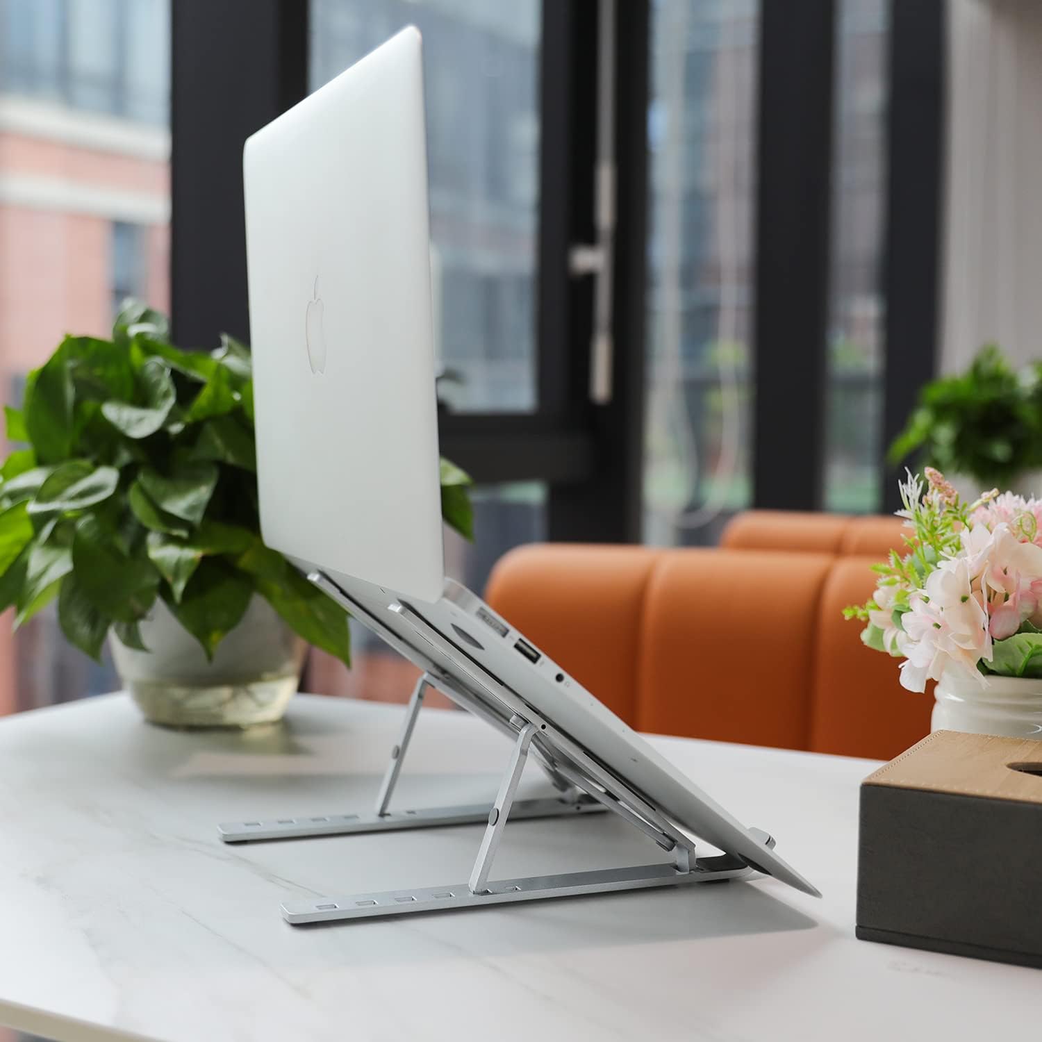 Thumbnail 6 de Amazon Basics Support portable pour ordinateur portable (6 réglages d’angle) pour 10 à 15,6 pouces, argenté