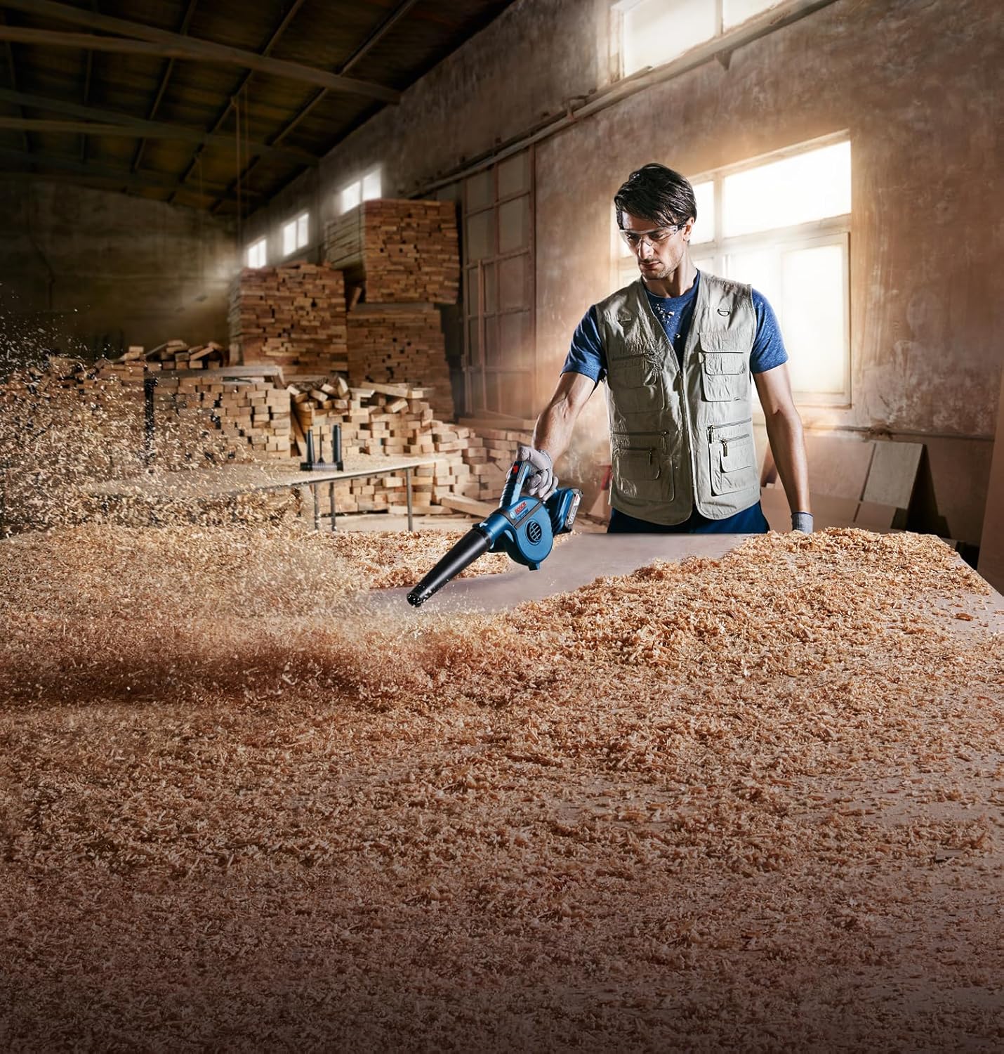 Thumbnail 1 de Bosch Professional 18V System GBL 18V-120 : souffleur sans fil puissant avec 4 embouts et accessoires