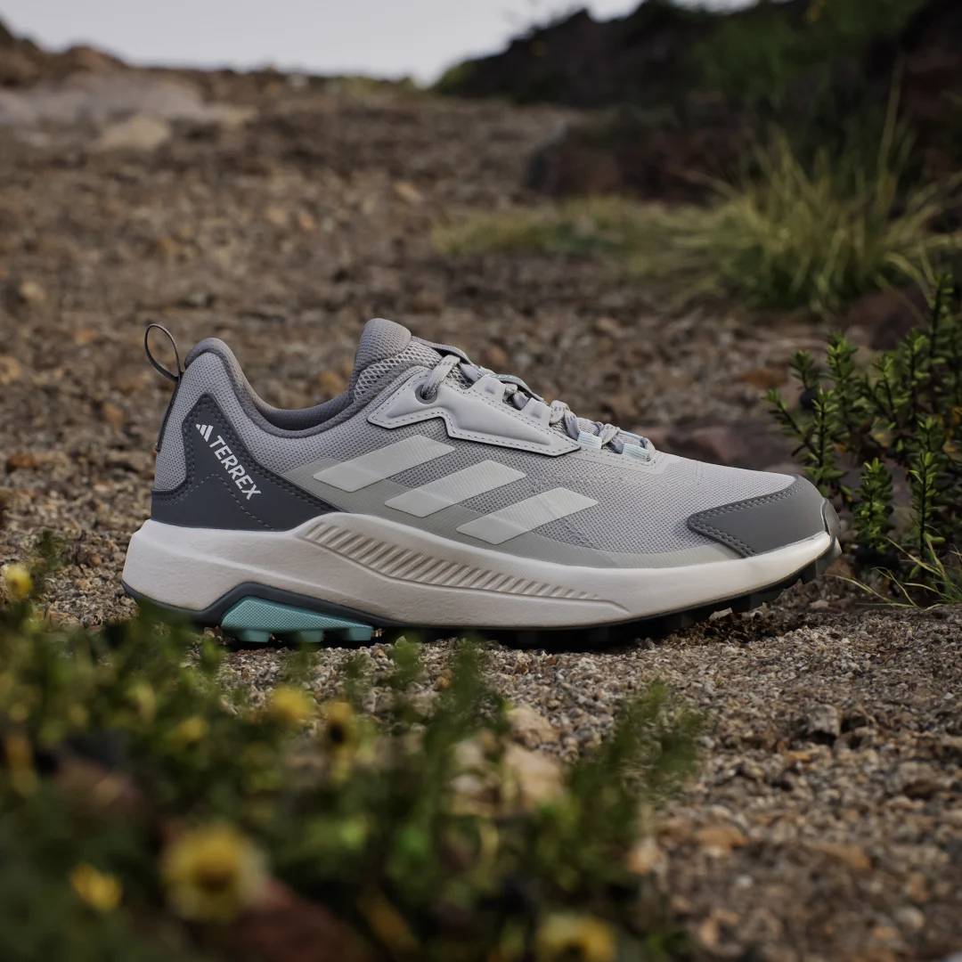 Detalle 2 de Zapatilla Terrex Anylander Hiking de Adidas – estilo y comodidad para salidas al aire libre