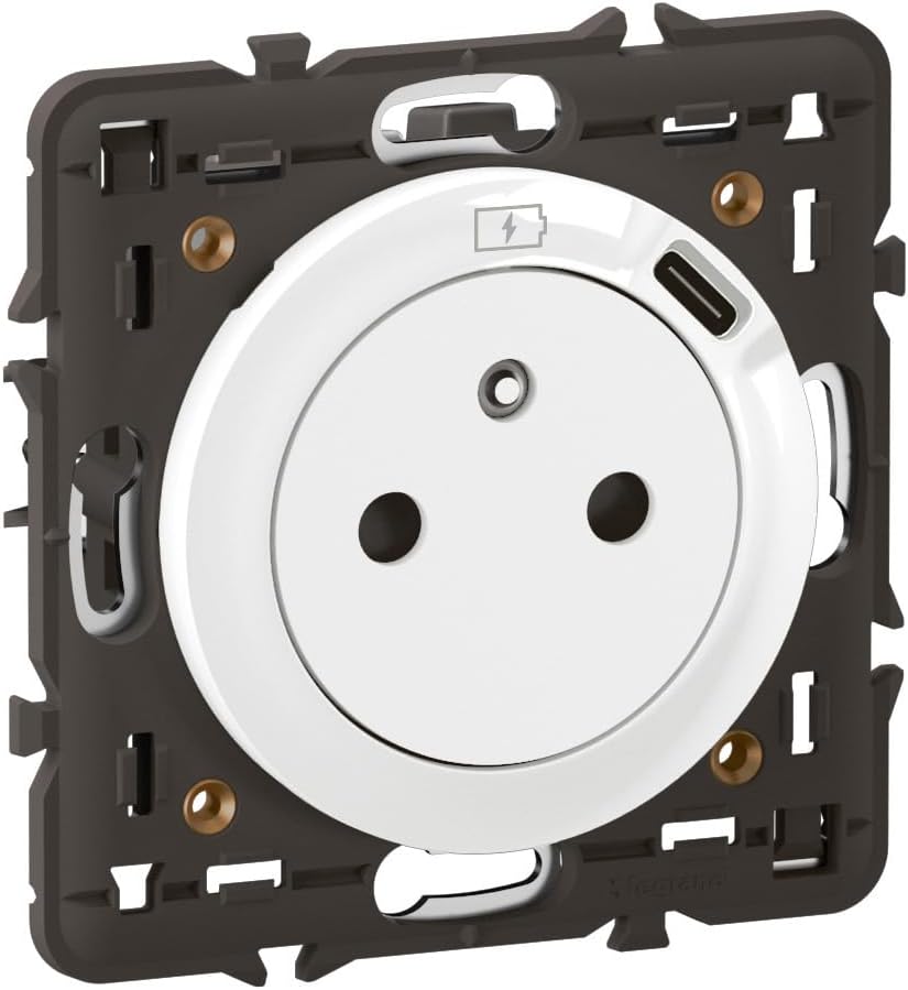 Thumbnail 1 de Legrand Prise électrique murale Céliane Surface avec terre, chargeur USB 7,5 W intégré (blanc)