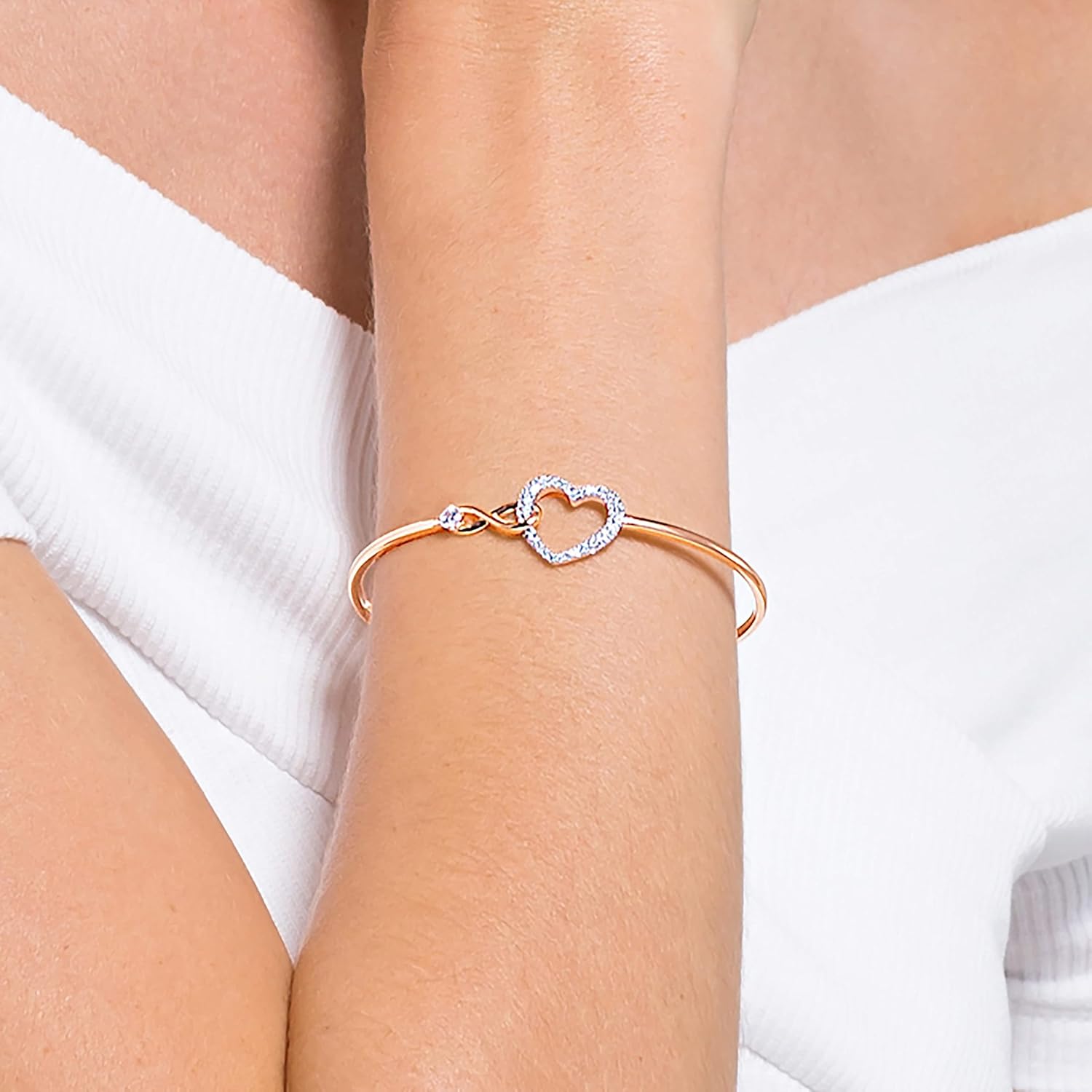 Thumbnail 4 de Swarovski Brazalete Infinity con corazón 🤍