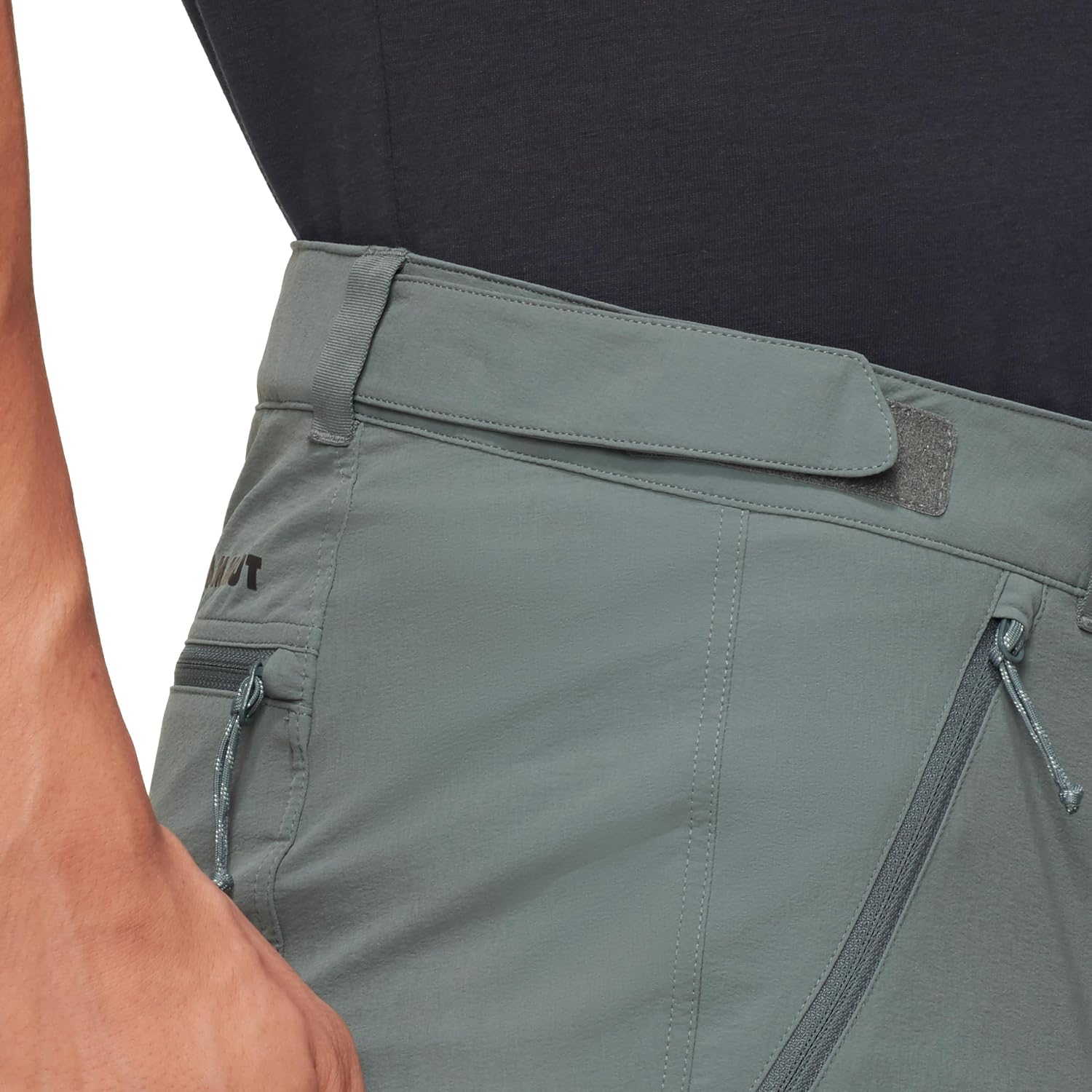 Detalle de Mammut Runbold Shorts: libertà di movimento e comfort per attività outdoor