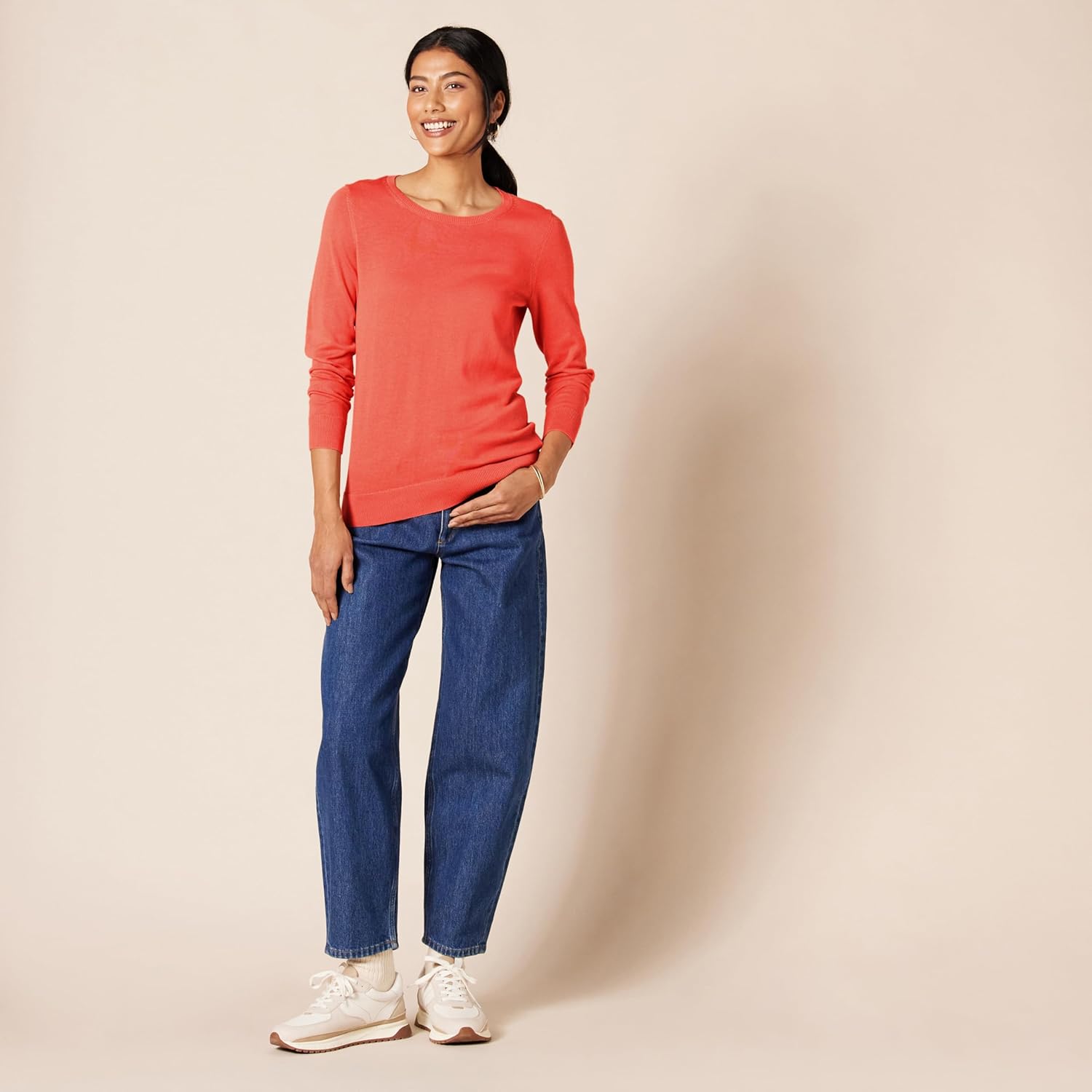 Thumbnail 2 de Amazon Essentials Women's Long-Sleeve Lightweight Crewneck Jumper (Plus Size Available)