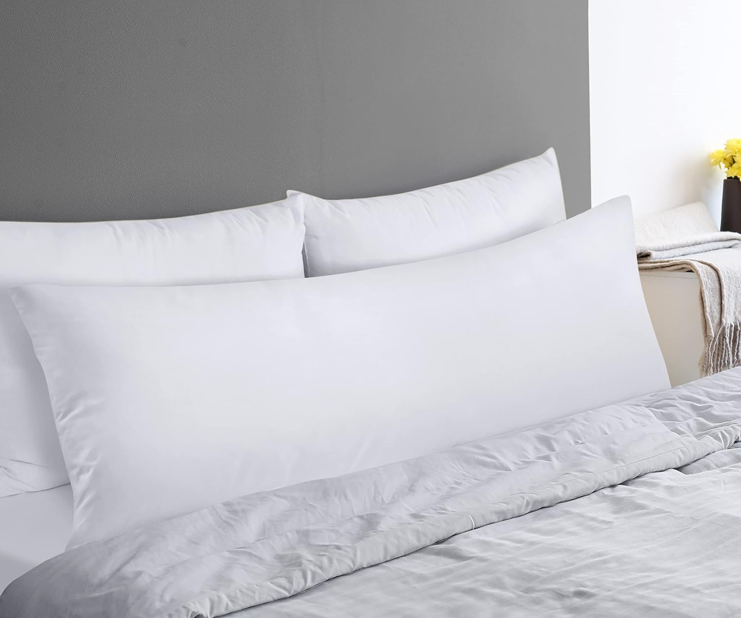 Detalle 1 de Utopia Bedding Full Body Pillow, 20 x 54-Inch White Polyester Fill