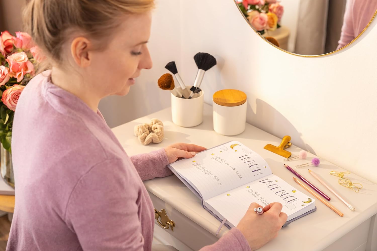 Thumbnail 1 de SIGEL JN398 Jolie Notizblock A6+ dotted (kariert), Hardcover grau/rosa – 79 Blatt mit Tasche & Gummiband