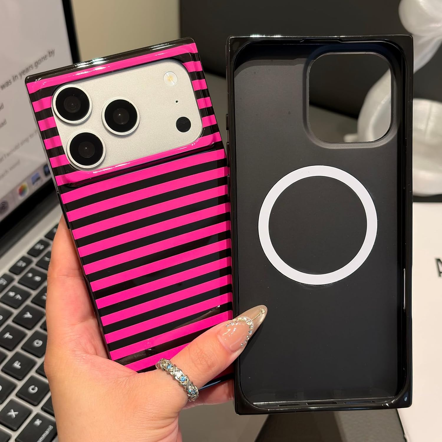 Detalle 1 de RoyMonkey Magnetic iPhone Case for iPhone 17 Pro