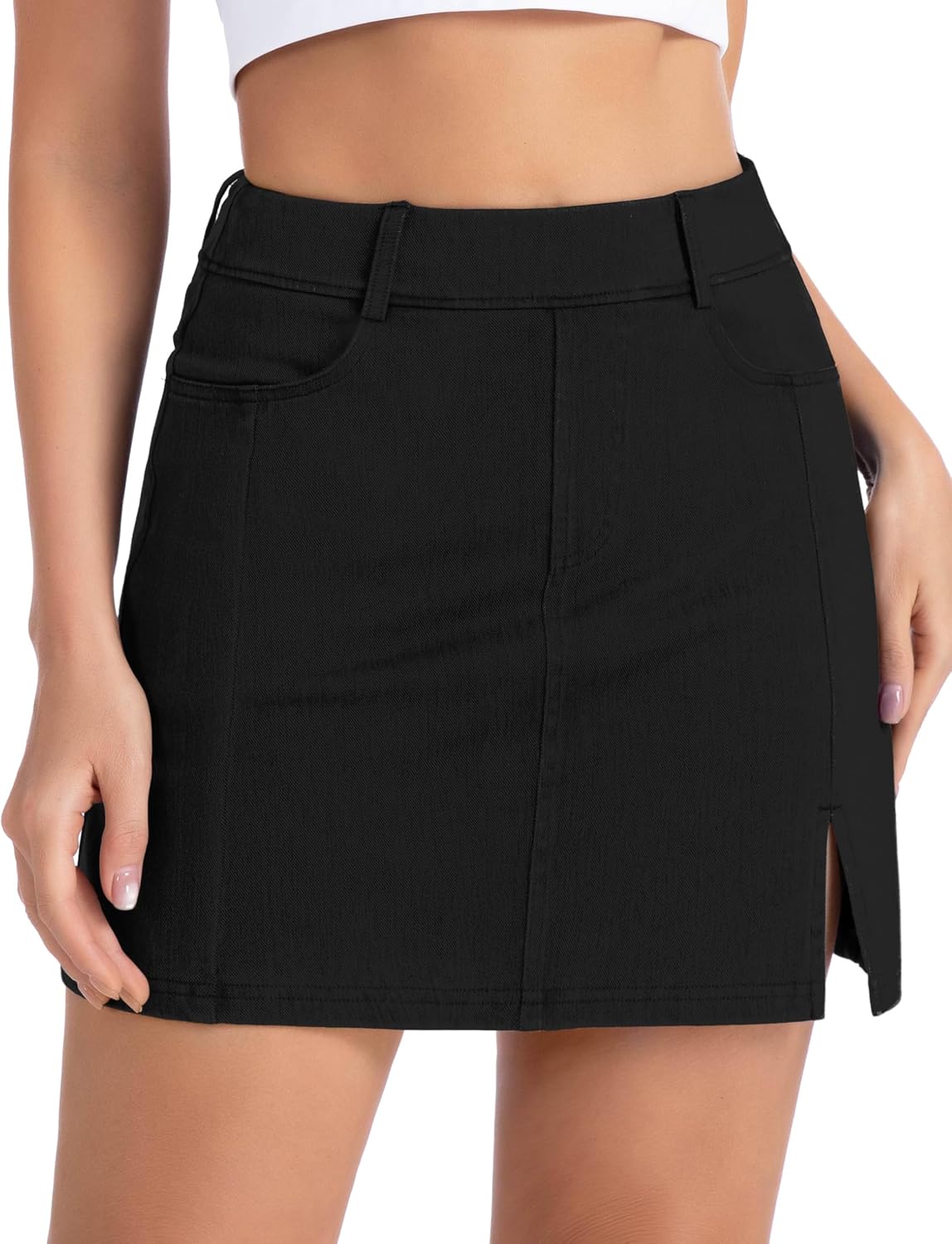 Detalle de THE GYM PEOPLE Women's Stretch Denim Mini Skort with 4 Pockets and Side Slit