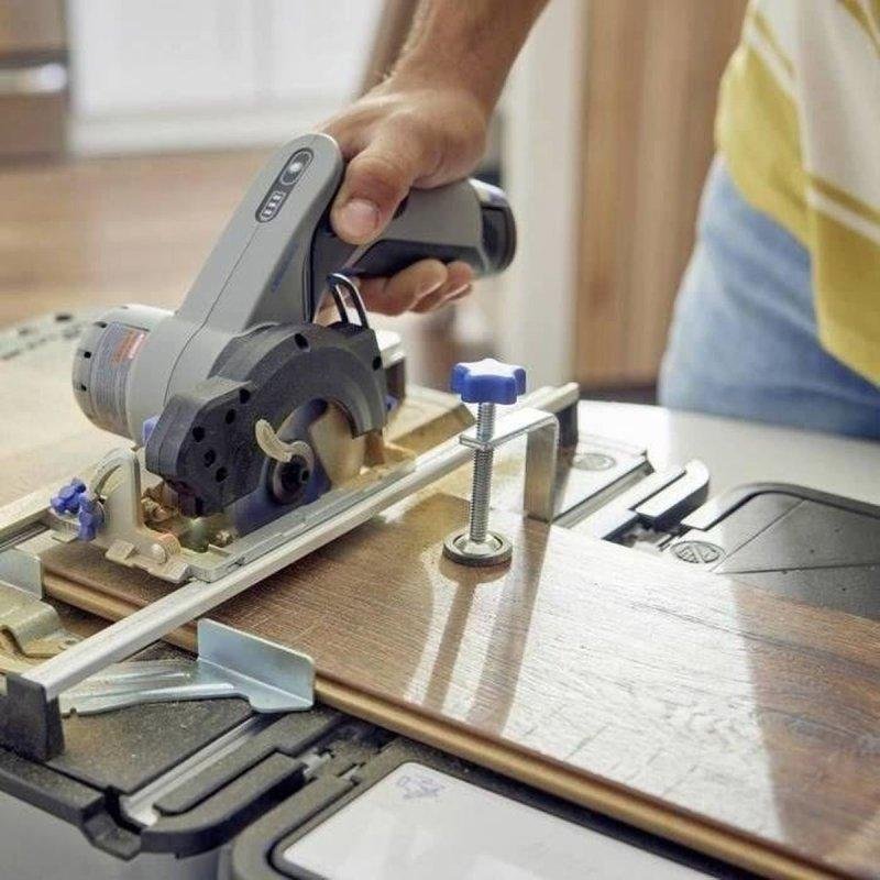 Detalle 2 de Estación de serrado Dremel Blueprint CS12V-S1C 12V Brushless con Guía Láser