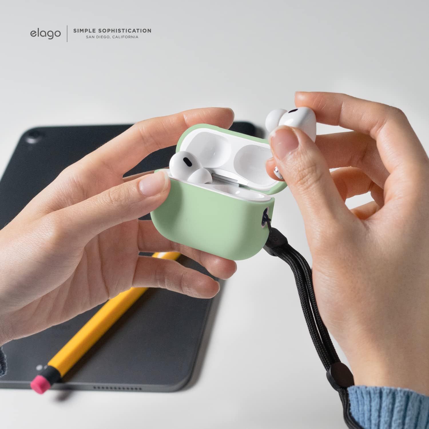 Detalle de elago Coque en silicone pour Apple AirPods Pro 2 (Dragonne ronde, LED visible, charge sans fil) – Vert pastel