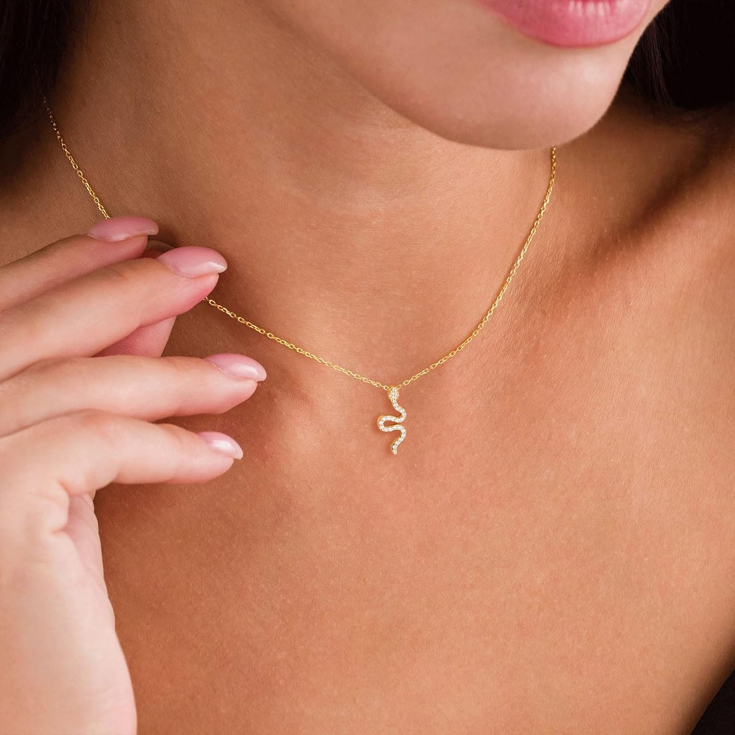 Detalle de HANLI 14K Gold Plated Animal Pendant Necklace for Women
