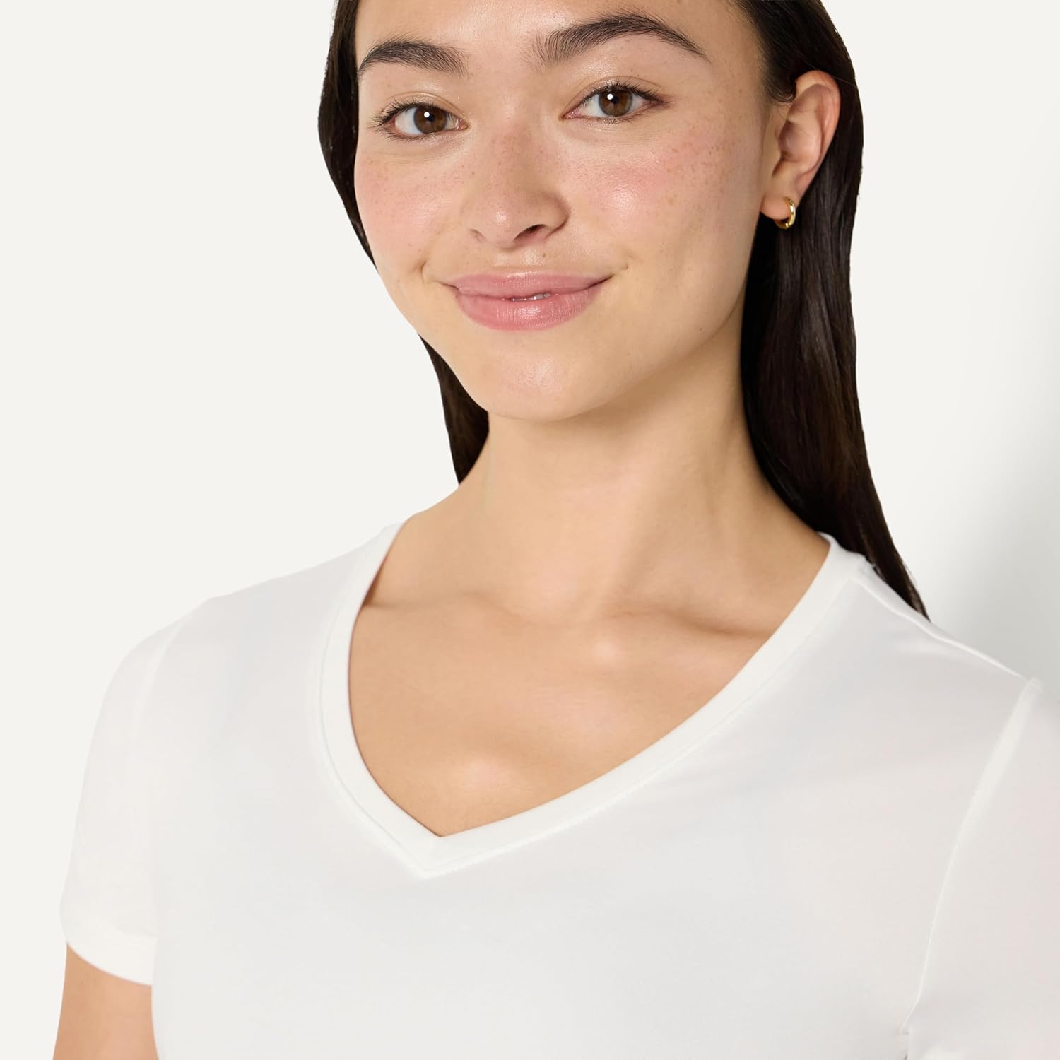 Thumbnail 3 de Amazon Essentials Damen Active Quick-Dry Tech Stretch T-Shirt mit V-Ausschnitt, 2er-Pack (Kurzarm, in Übergröße erhältlich)