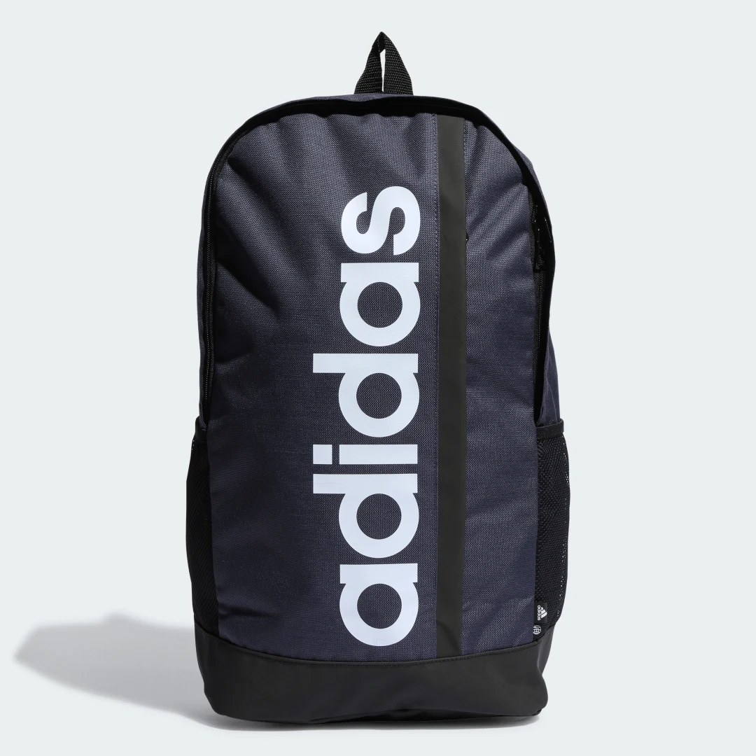 Detalle de Mochila Essentials Linear de Adidas: claridad y versatilidad para el día a día
