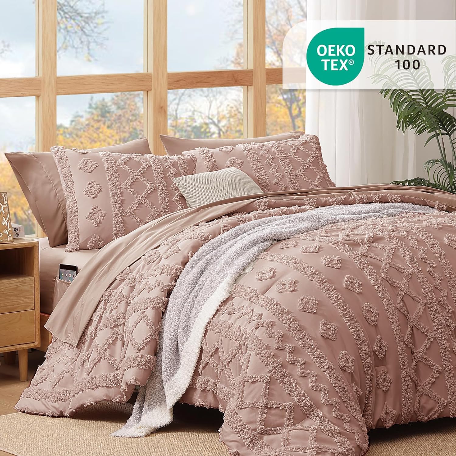 Detalle 2 de WRENSONGE Tuft Queen Comforter Set, 7-Piece Rusty Pink Tufted Bedding