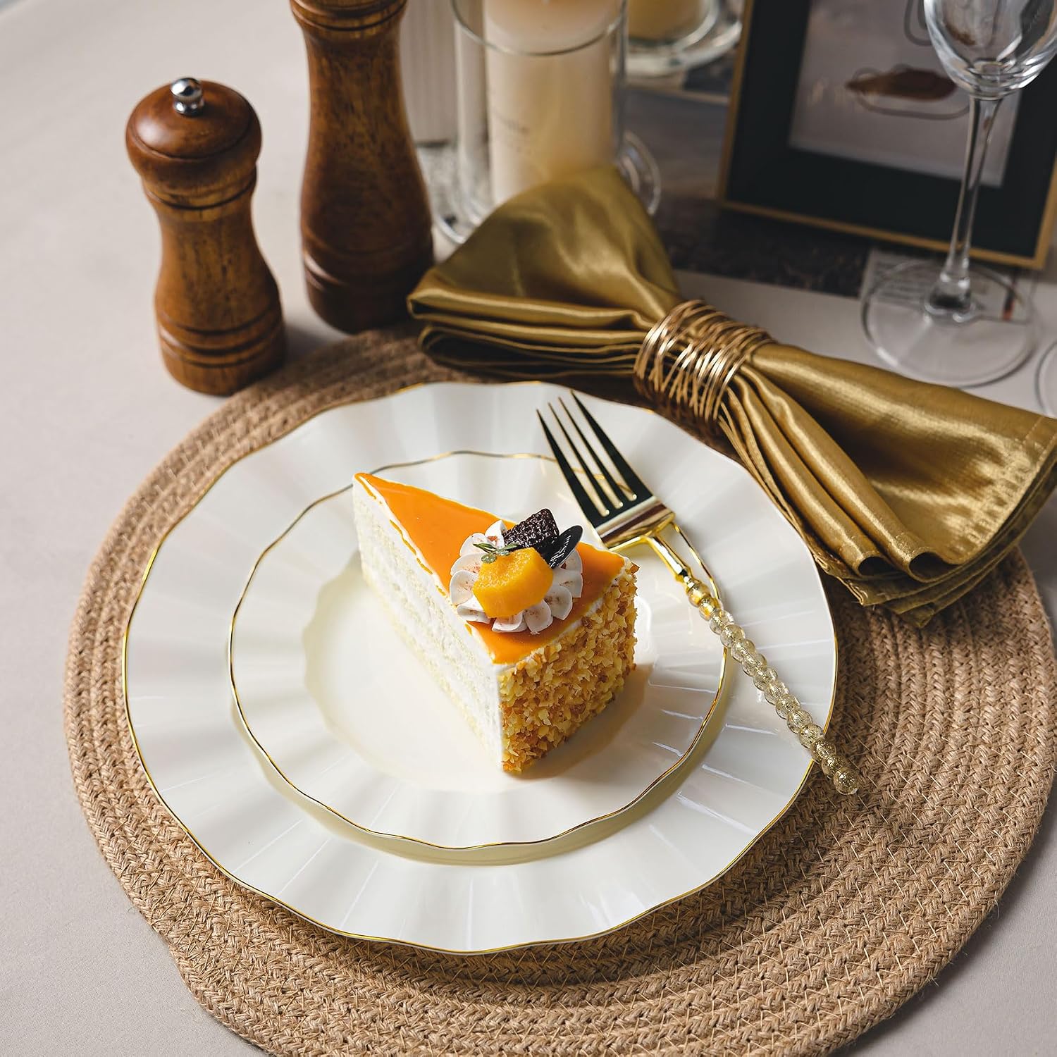 Thumbnail 5 de QualQuot 120PCS Ivory White Plastic Plates with Gold Rim – Heavy Duty Disposable for Parties and Weddings
