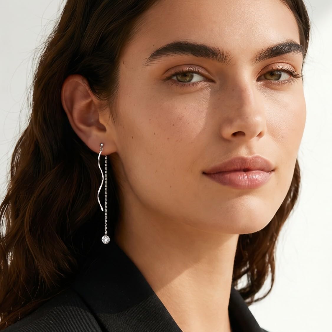 Detalle de SLUYNZ 925 Sterling Silver CZ Droplet Dangle Earrings – Long Chain with Wave Front