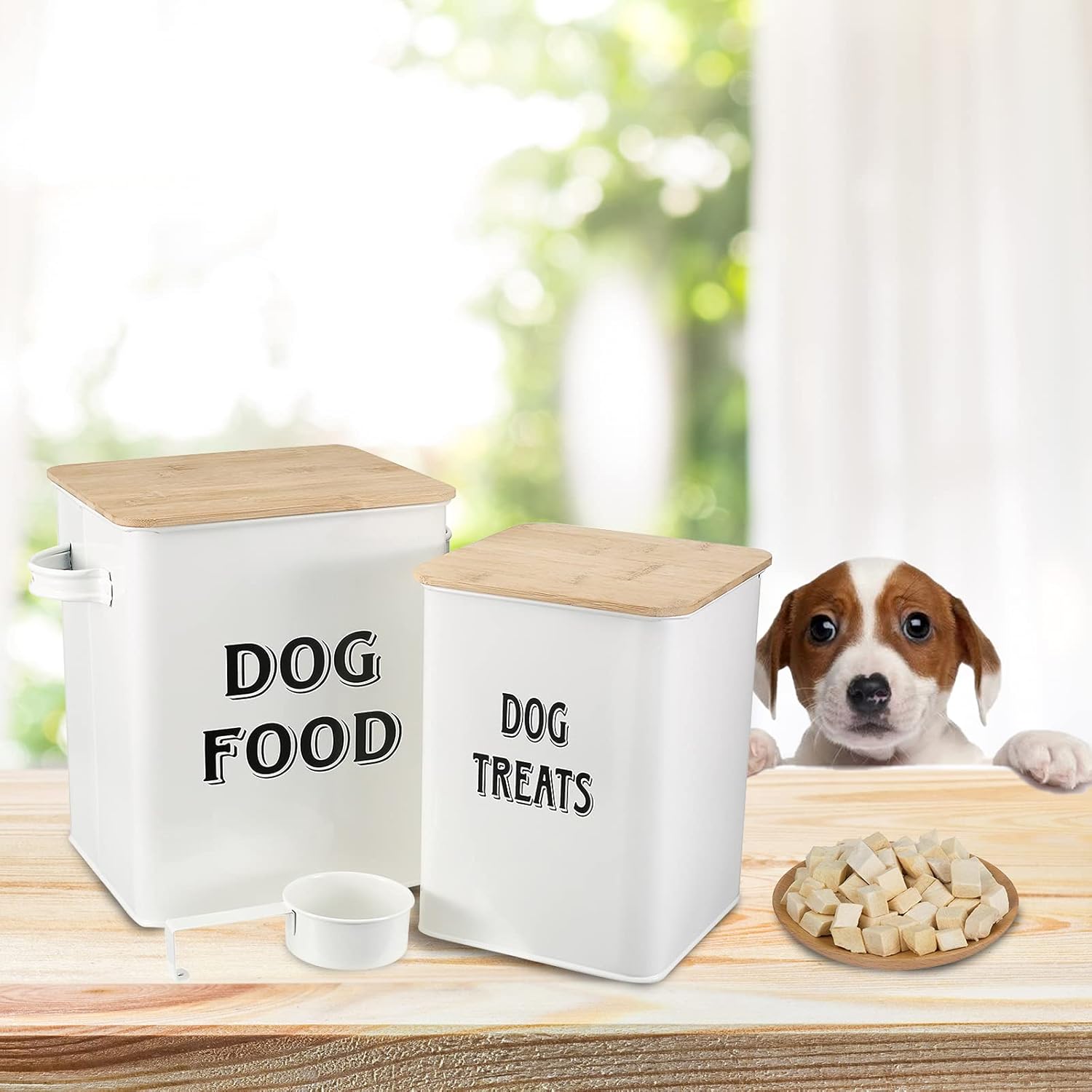 Detalle 2 de Pet Food and Treats Containers Set with Scoop – Beige Powder-Coated Carbon Steel Tins, Tight-Fitting Wood Lids