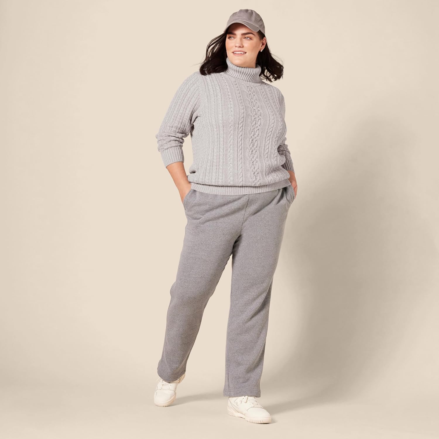 Thumbnail 6 de Amazon Essentials Women's Cable Knit Turtle Neck Jumper (Available in Plus Size)