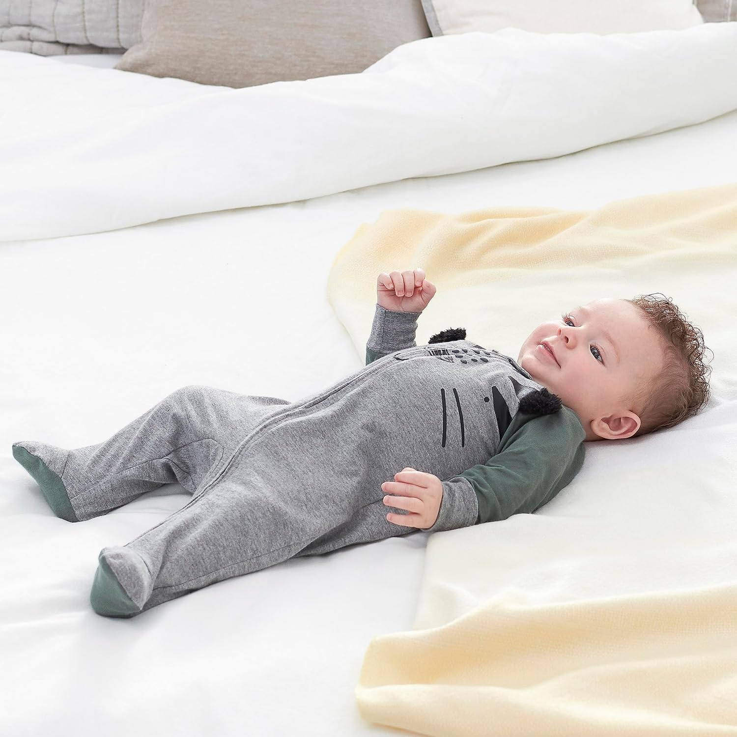 Detalle de Gerber 4 Pack Sleep 'N Play Footie – Dormeuses pour bébés et tout-petits (4 modèles)