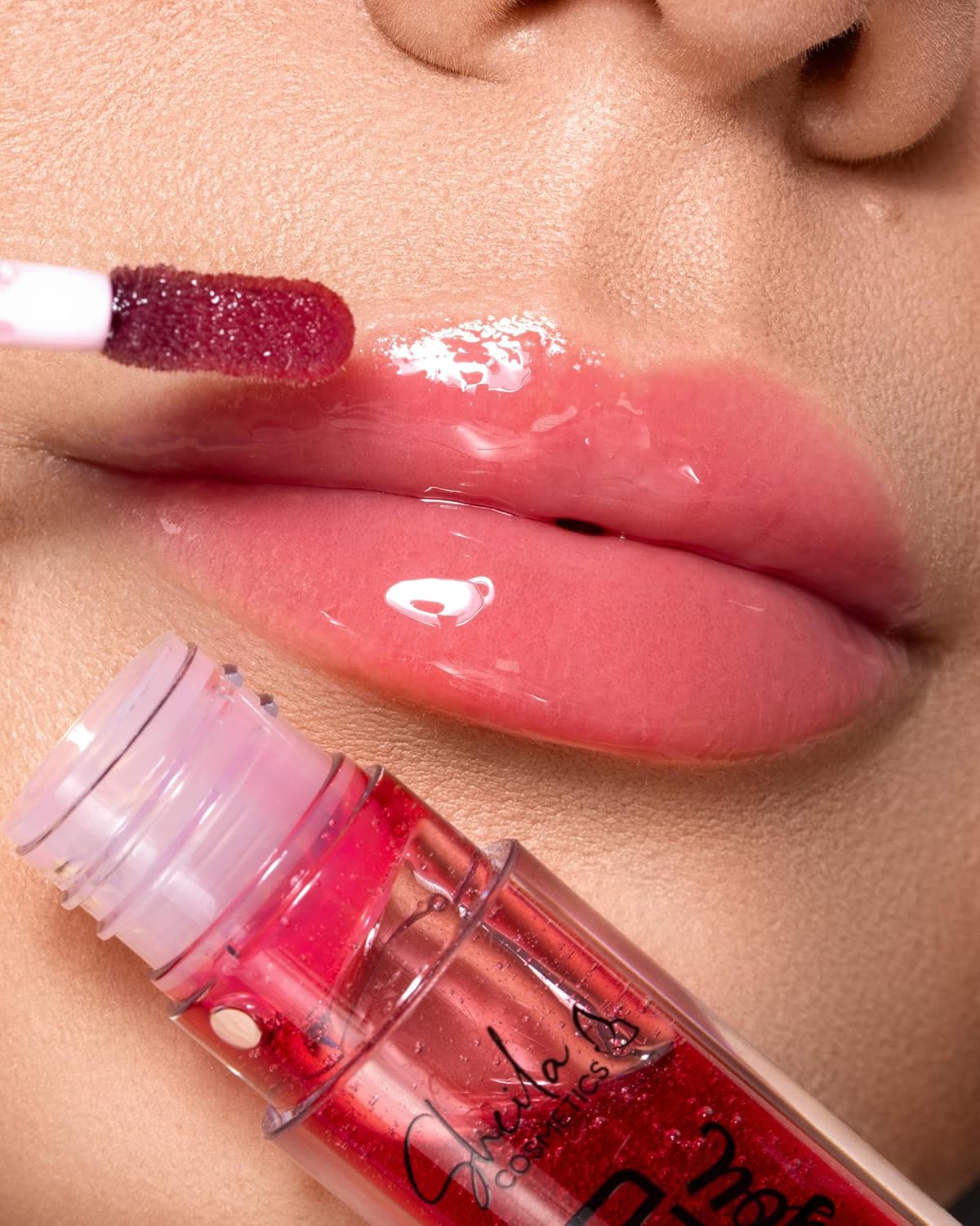 Detalle de Sheila Cosmetics Addicted To You Lip Care Oil Lipgloss con Acido Ialuronico – Made in Italy (02 Melograno)