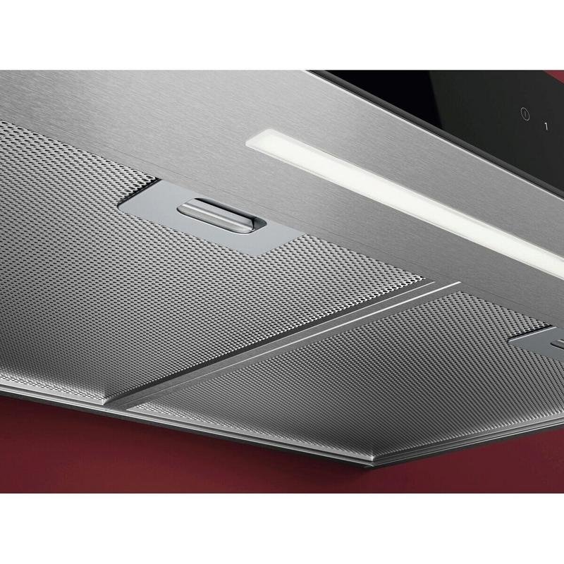 Detalle 2 de Campana extractora AEG GB67D61HL Recirculación 60 cm con control táctil y función Booster