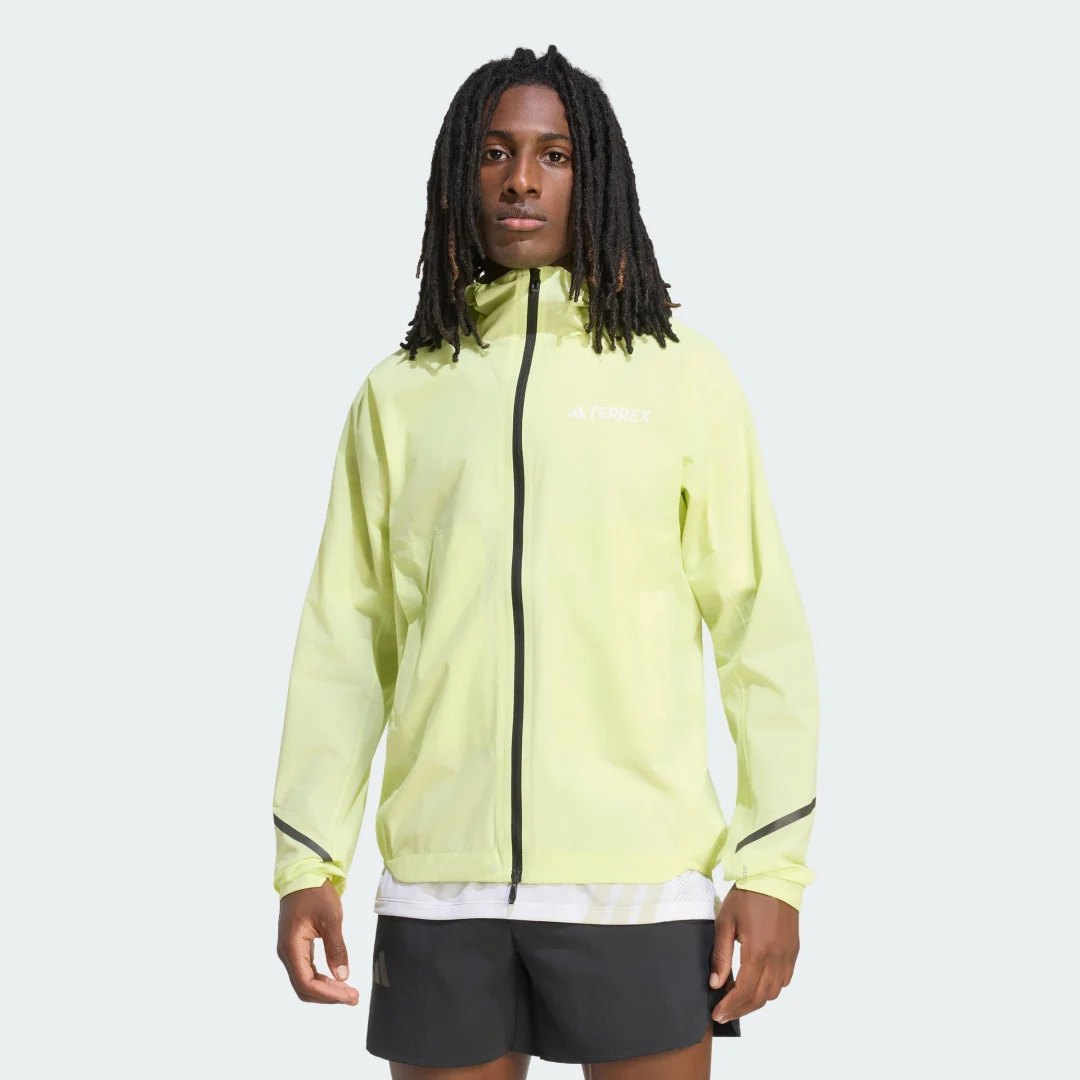 Detalle de Chaqueta Terrex Xperior 2.5 Layer Light CLIMAPROOF de Adidas – Amarillo
