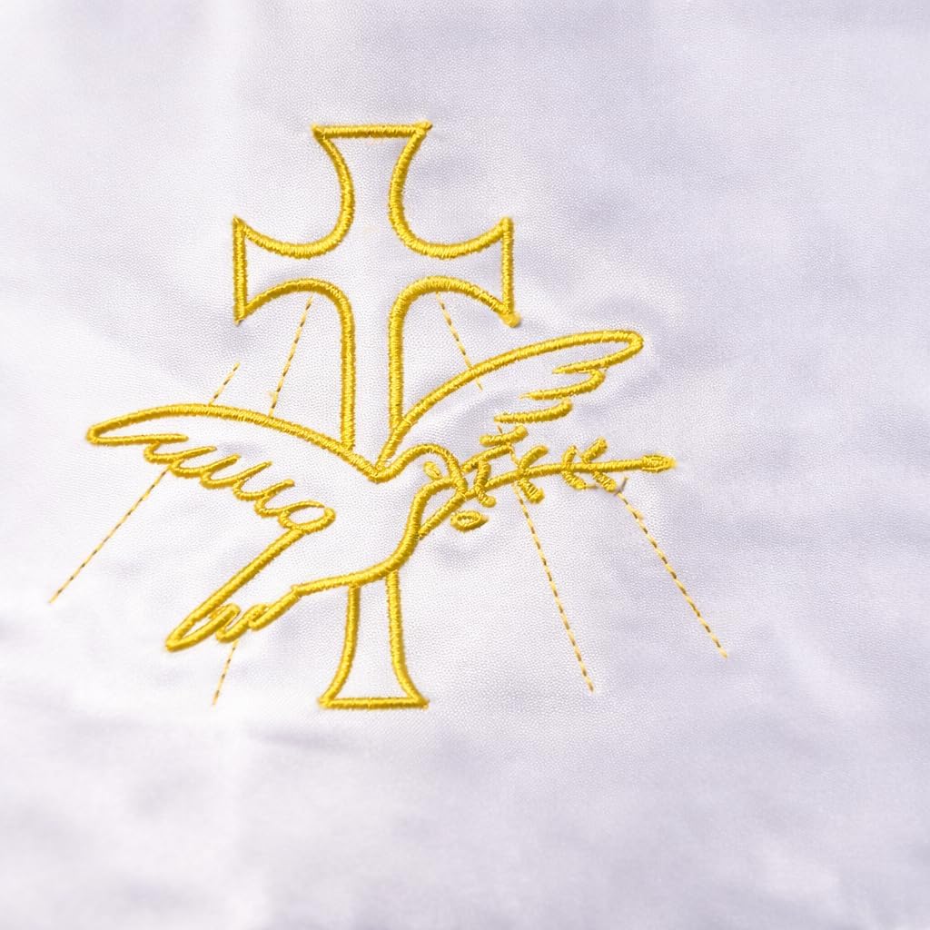 Detalle 2 de Kerzentuch für Taufkerze aus weißem Satin mit Goldstickerei (Taube & Kreuz) – 34 × 34 cm