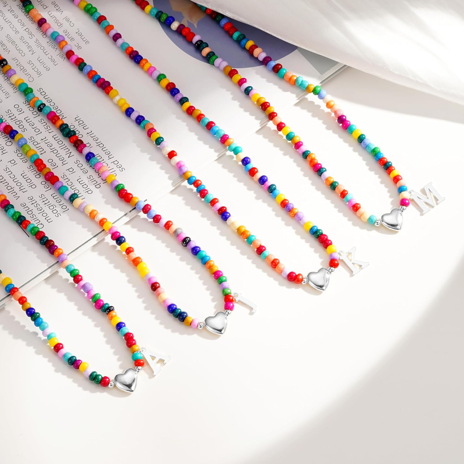 Thumbnail 4 de Miss Chipmunk bunte Perlenkette mit Initial-Charm – Initial-Halskette als Choker