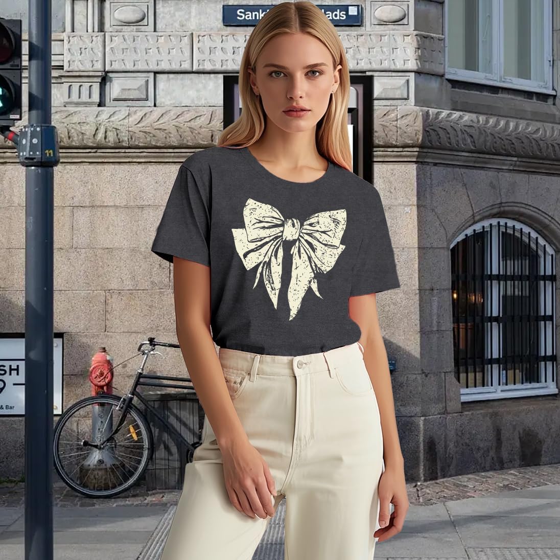 Thumbnail 2 de Qskall Bow-Themed Leopard Print T-Shirt with Pink Bowknot Detail (Women’s)
