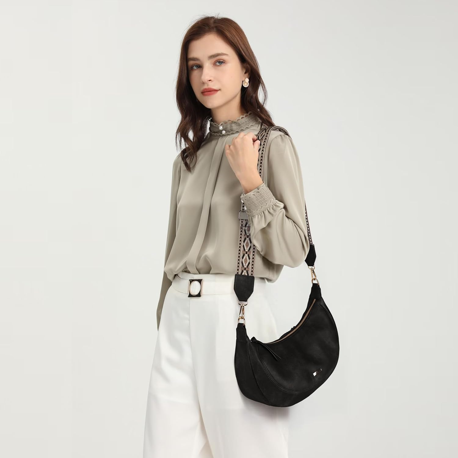 Detalle 2 de Gladdon Women's Crossbody Bag with Boho Strap — Faux Leather Crescent Handbag