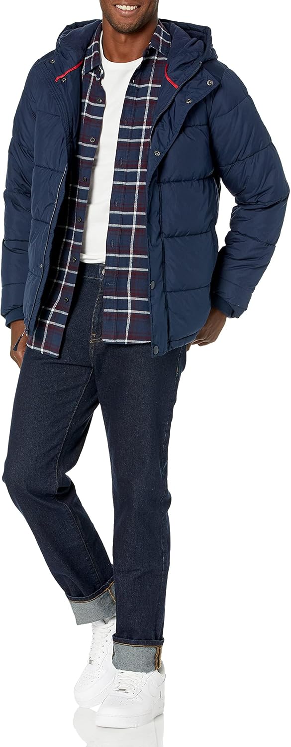 Thumbnail 3 de Amazon Essentials Men’s Winter Heavyweight Hooded Puffer Coat (Relaxed Fit)