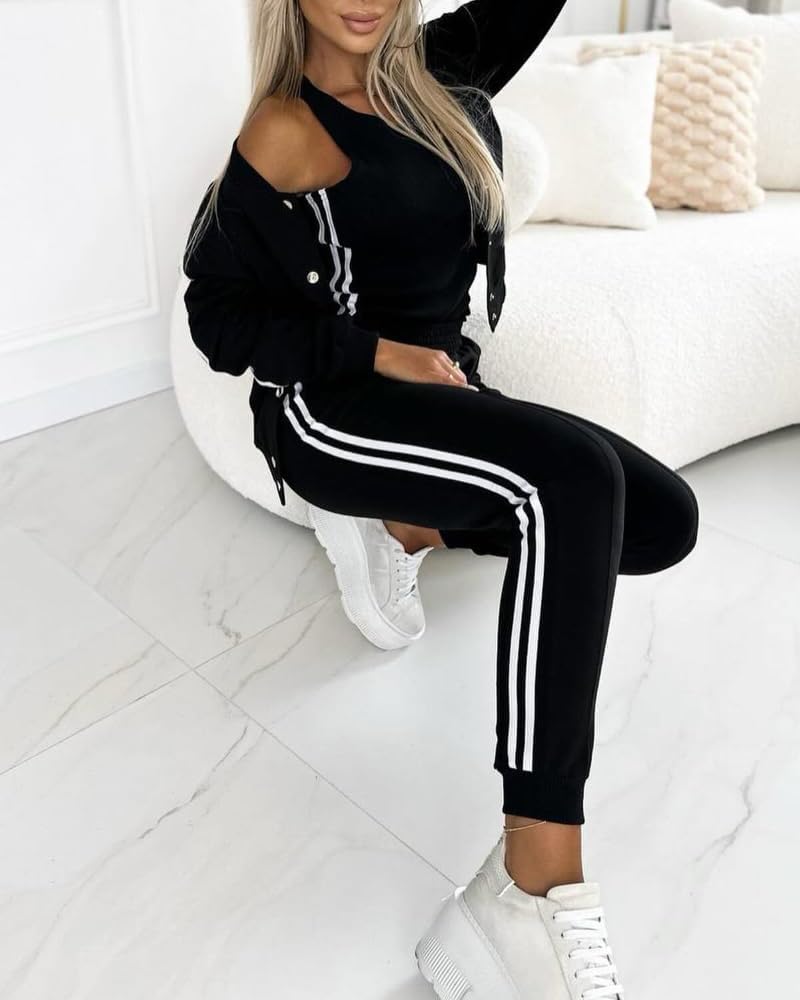 Detalle 2 de CHICME Three-Piece Striped Tracksuit Set