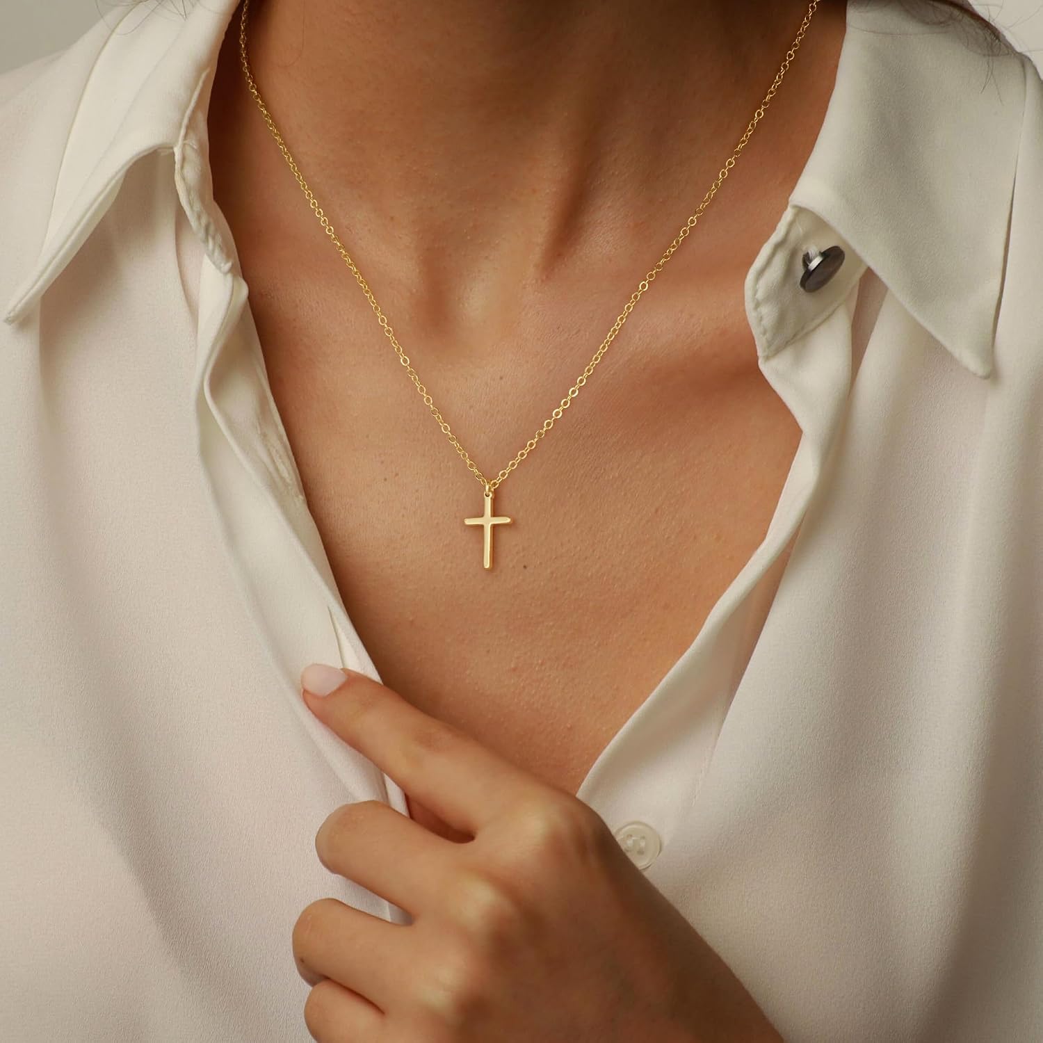 Detalle 2 de Turandoss Gold Kreuz Kette – Verstellbare Halskette aus Gold/Weißgold Vergoldung