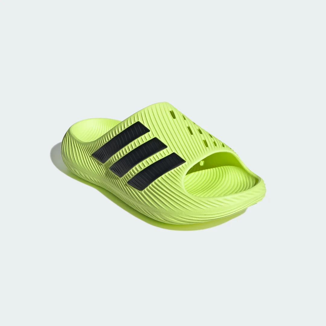 Detalle 2 de CHANCLA PURECHILL de Adidas: comodidad y color amarillo para el verano