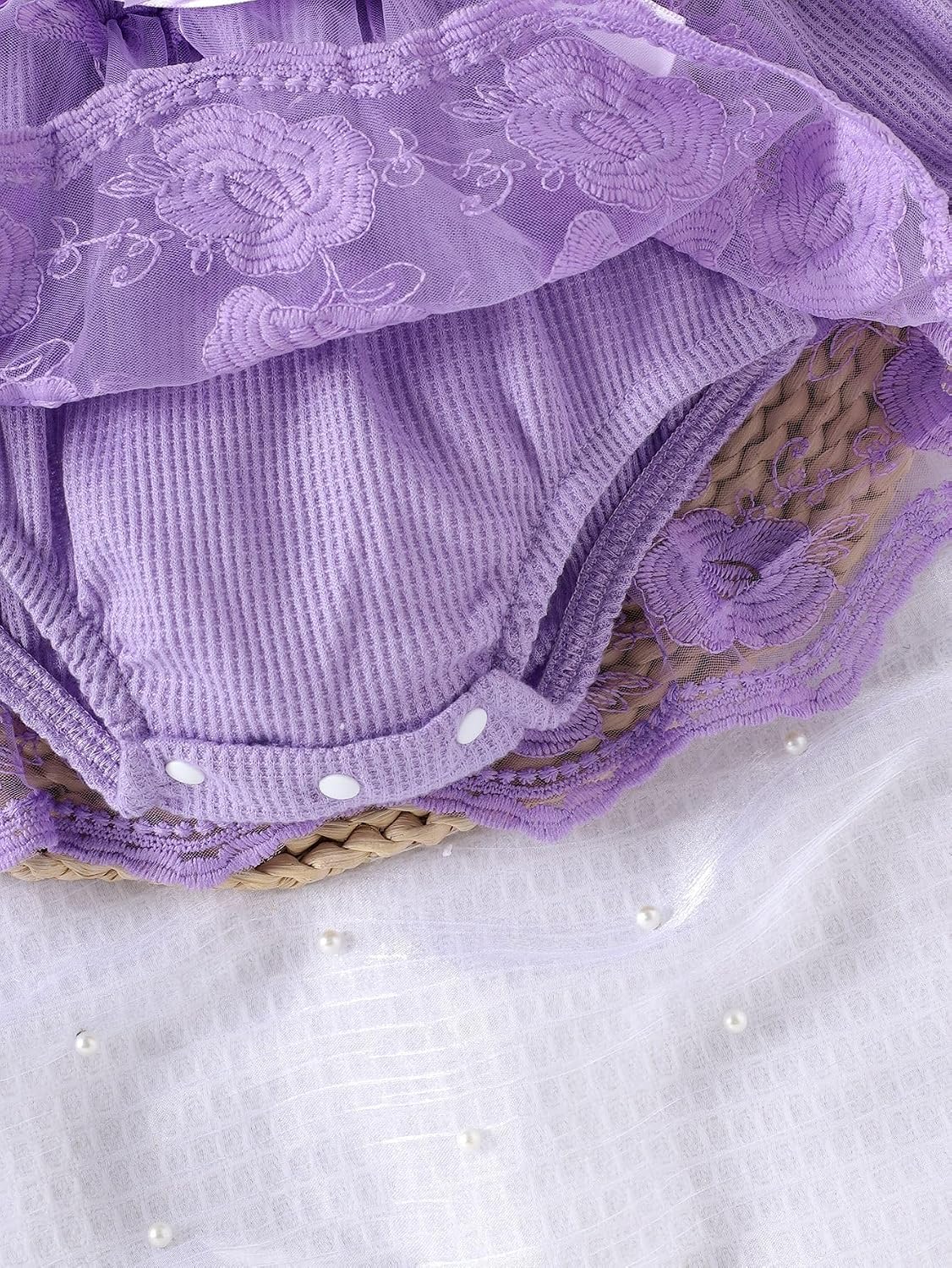 Detalle de JiAmy 3-delige babyjurk met lange mouwen, tule en bijpassende accessoires