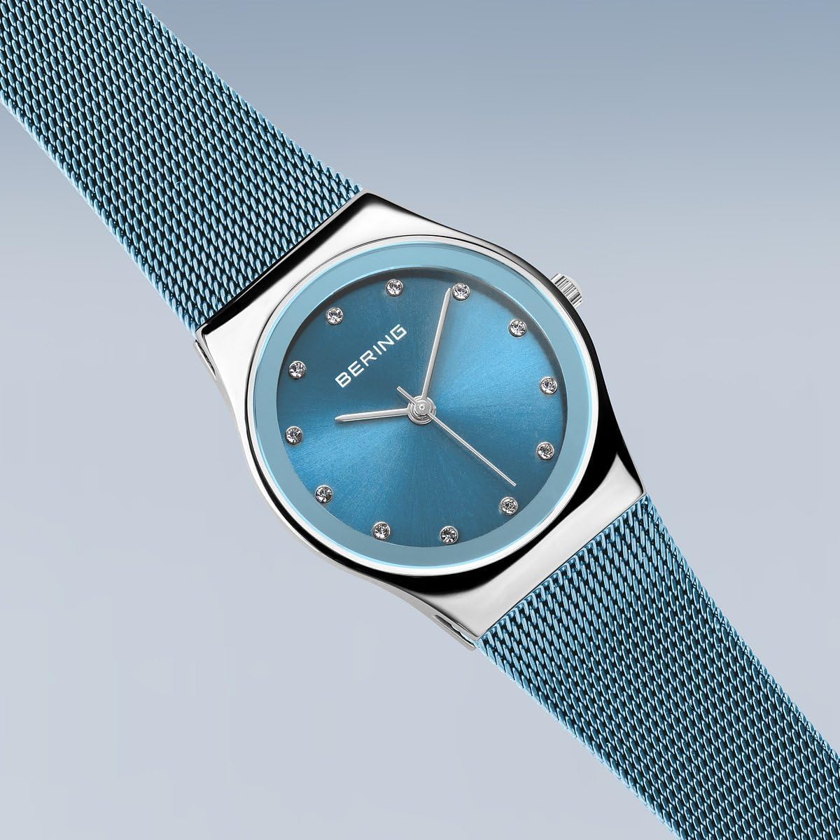 Thumbnail 2 de BERING Damen Quarz Uhr 27 mm – Edelstahlgehäuse, Saphirglas, Milanaisearmband