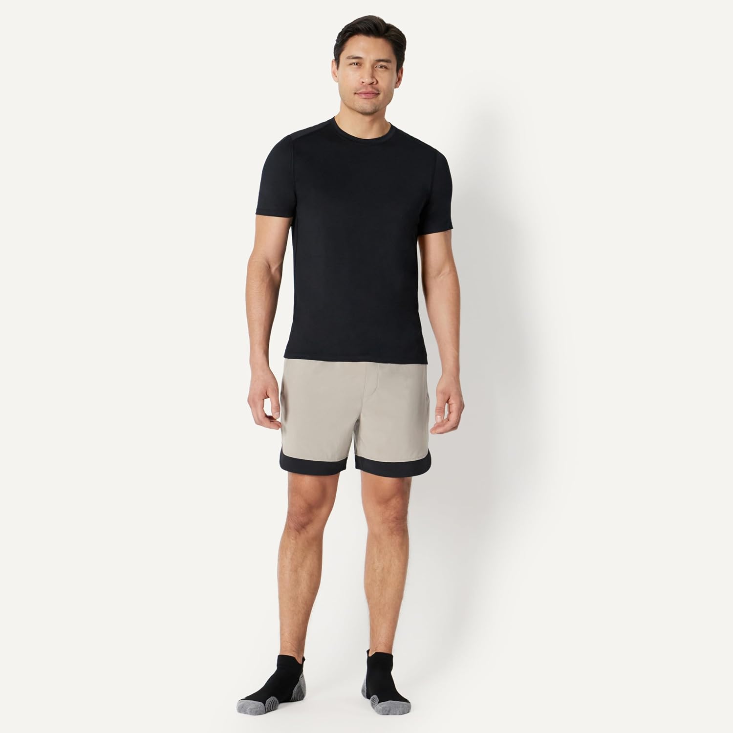 Detalle de Herren sportliche Funktions-Laufsocken von Amazon Essentials (gepolstert, mit Fußgewölbeunterstützung) – 3 Paare