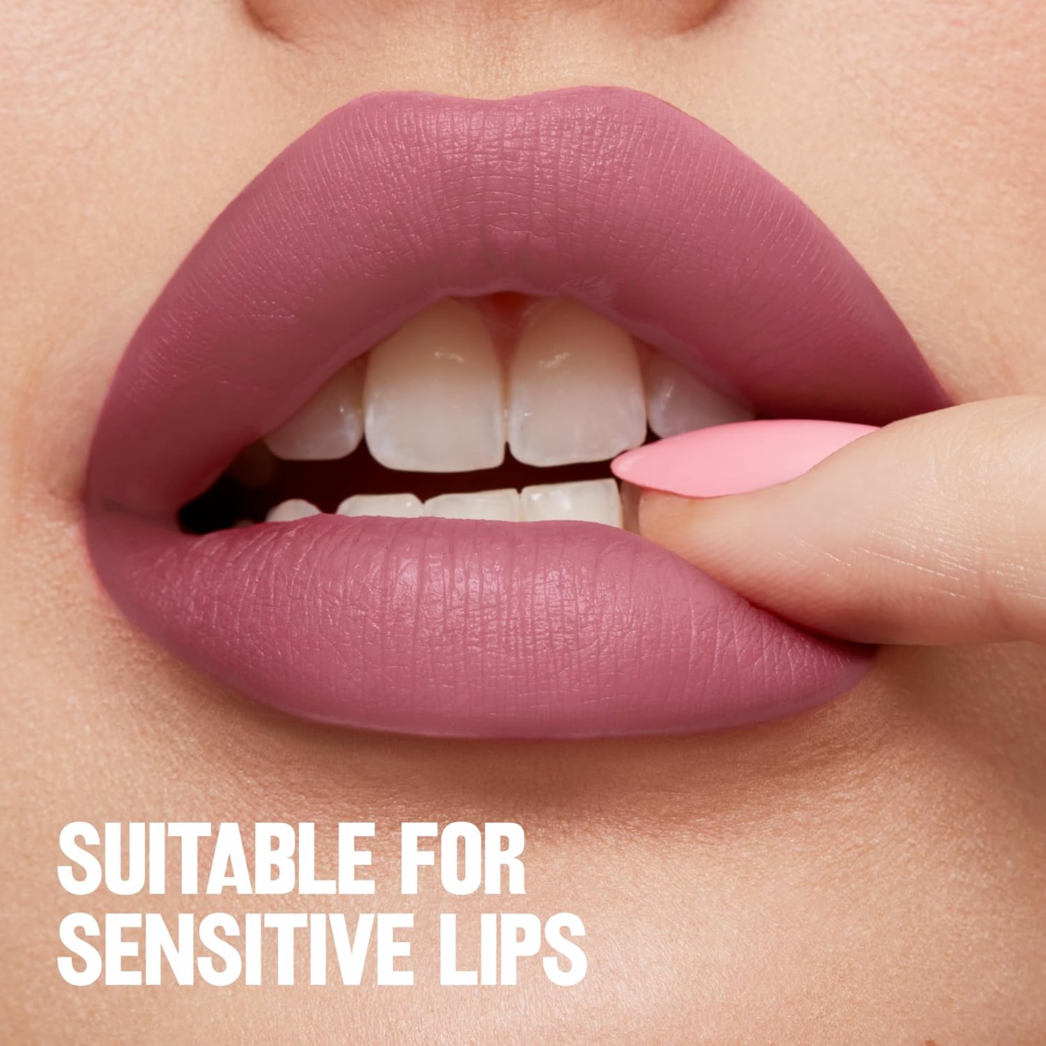 Detalle 2 de Revlon ColorStay Limitless Matte Lipstick liquido 011 Fire Off – rossetto opaco vegano, idratazza triplo acido ialuronico