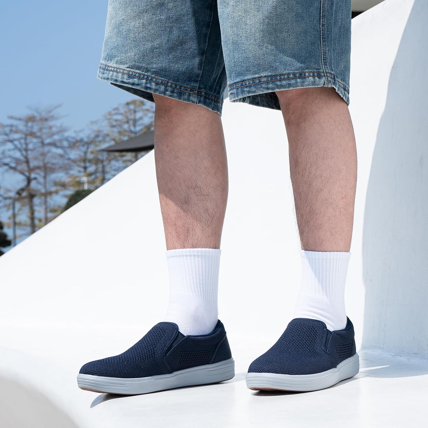 Detalle de konhill Men's Slip-on Walking Shoes: Breathable Mesh Trainers for Everyday Comfort