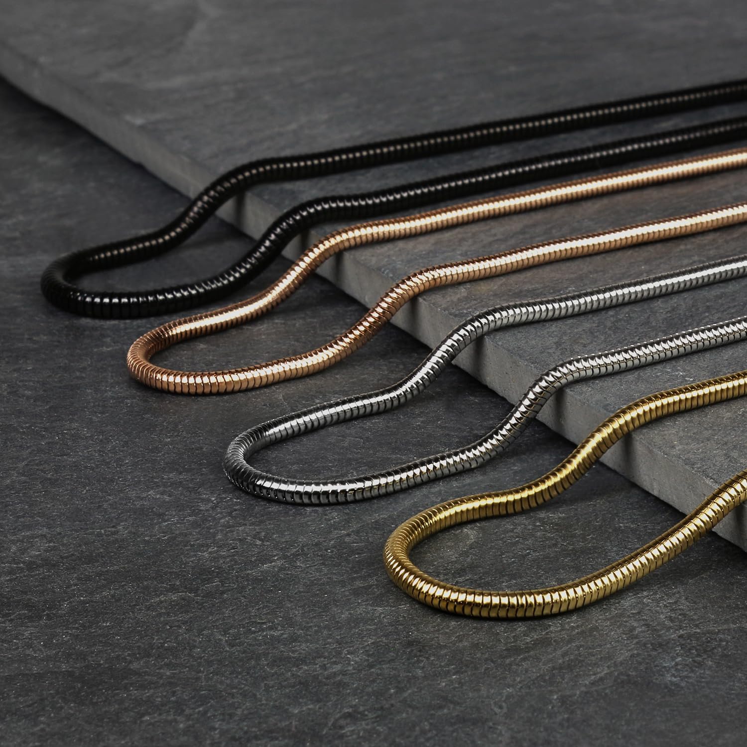 Detalle de Max Palmer® Schlangenkette Edelstahl – zeitloses Unisex-Schmuckstück in 7 Längen und 4 Farben