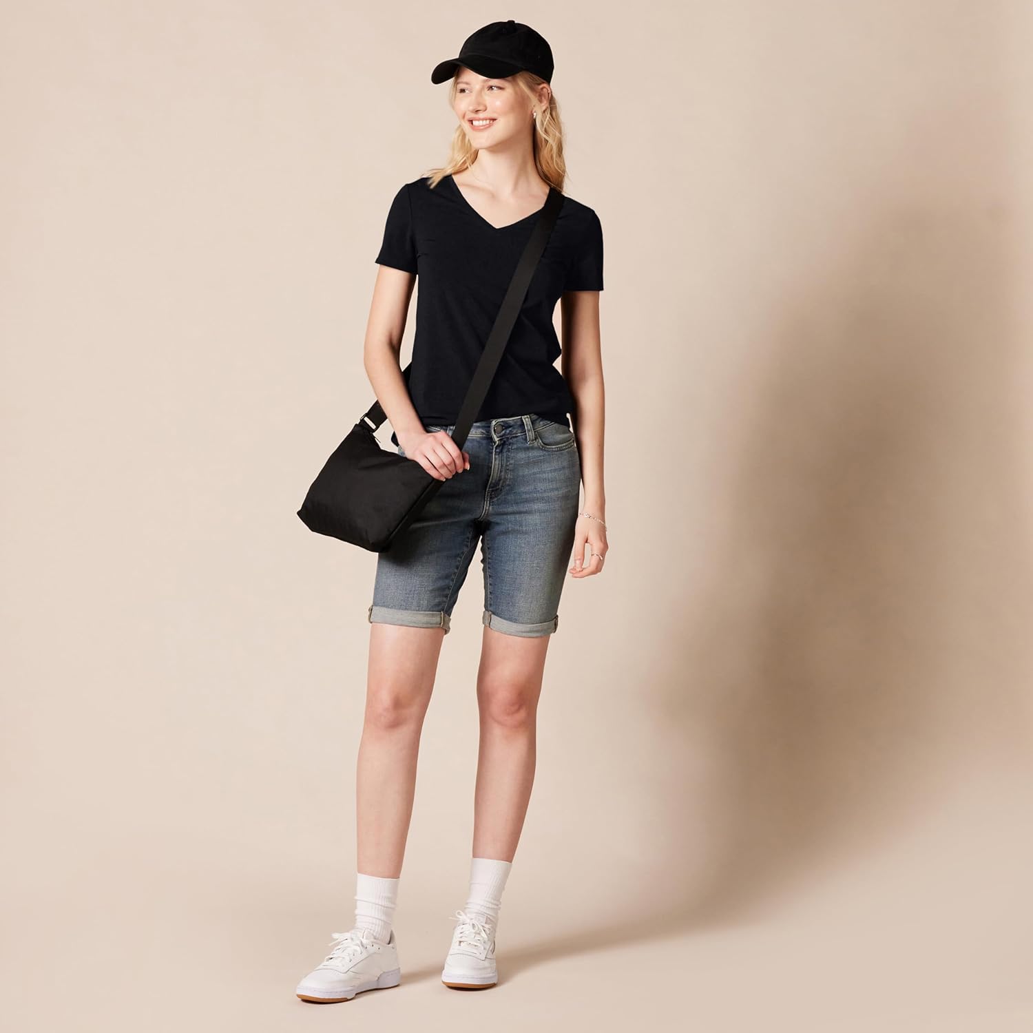 Thumbnail 4 de Amazon Essentials T-Shirt da donna a maniche corte in jersey di cotone e modal con scollo V o girocollo