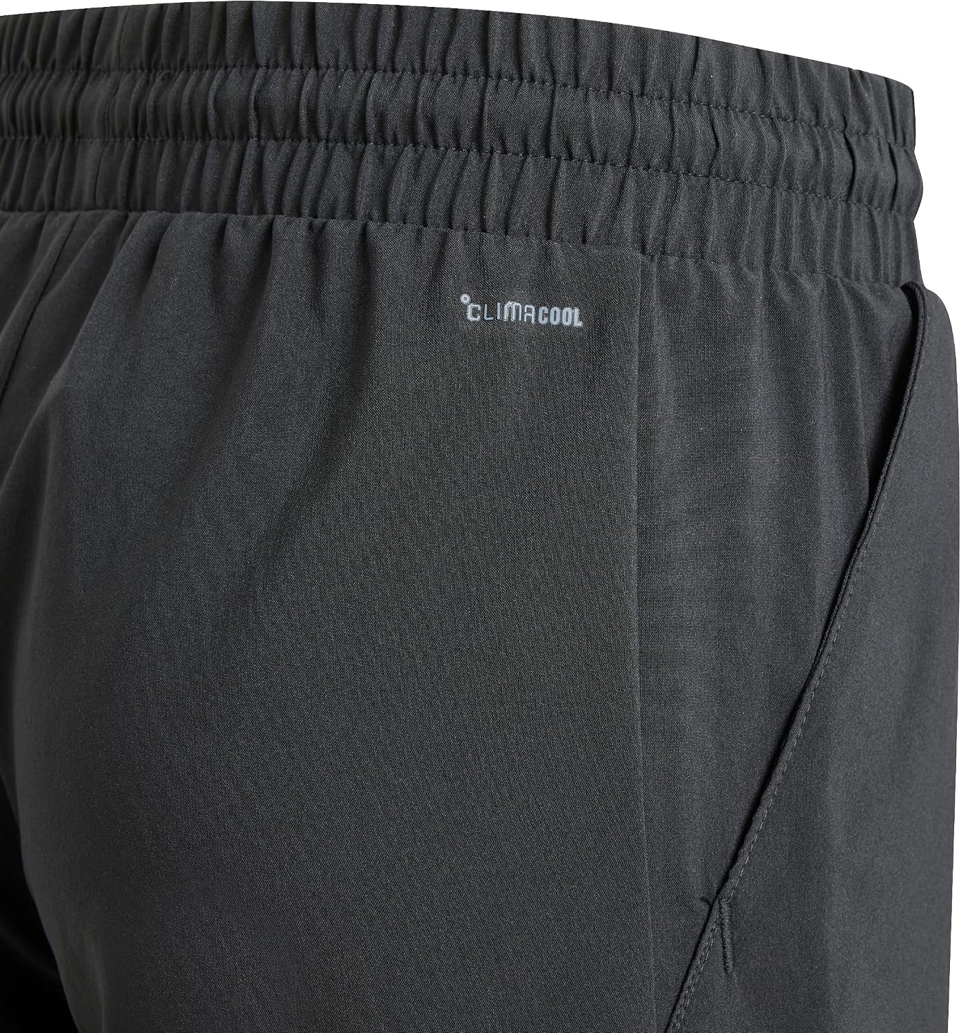 Detalle 2 de adidas Boys Club Tennis 3-Stripes shorts 13