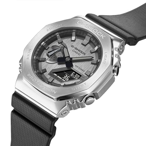 Detalle de Casio G-Shock GM-2100-1AER: A Tough, Solar-Powered Bluetooth Watch for Everyday Adventure
