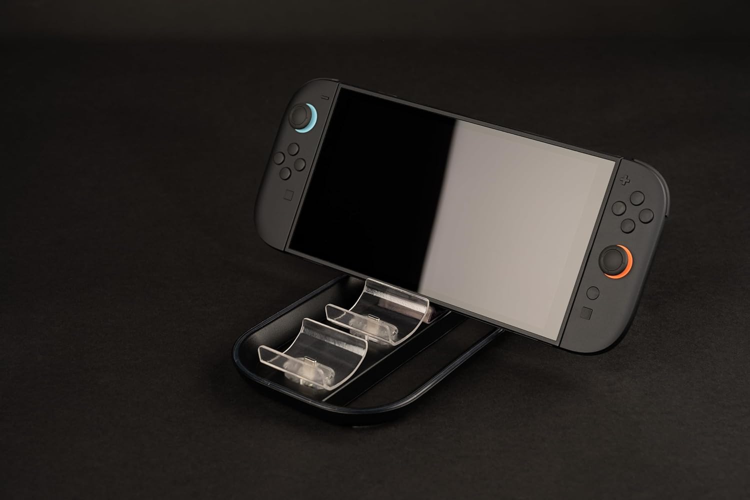 Thumbnail 6 de Nacon supporto di ricarica per controller Nintendo Switch 2 e Switch Pro