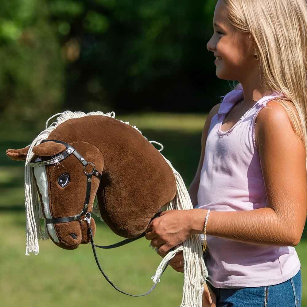 Thumbnail 4 de Hobby Horse A3 Sunny Dream – dunkles Alezan-Pferd mit glitzerndem Frontteil und Satinfluss