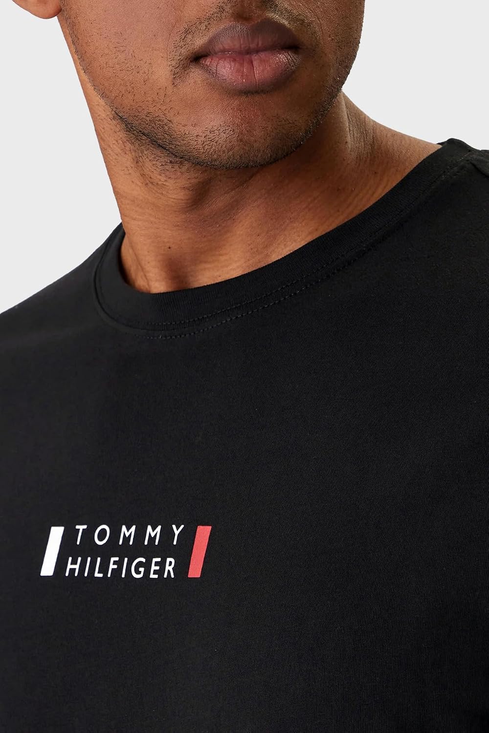 Detalle 2 de Tommy Hilfiger Brand Love Small Center Tee S/S Homme