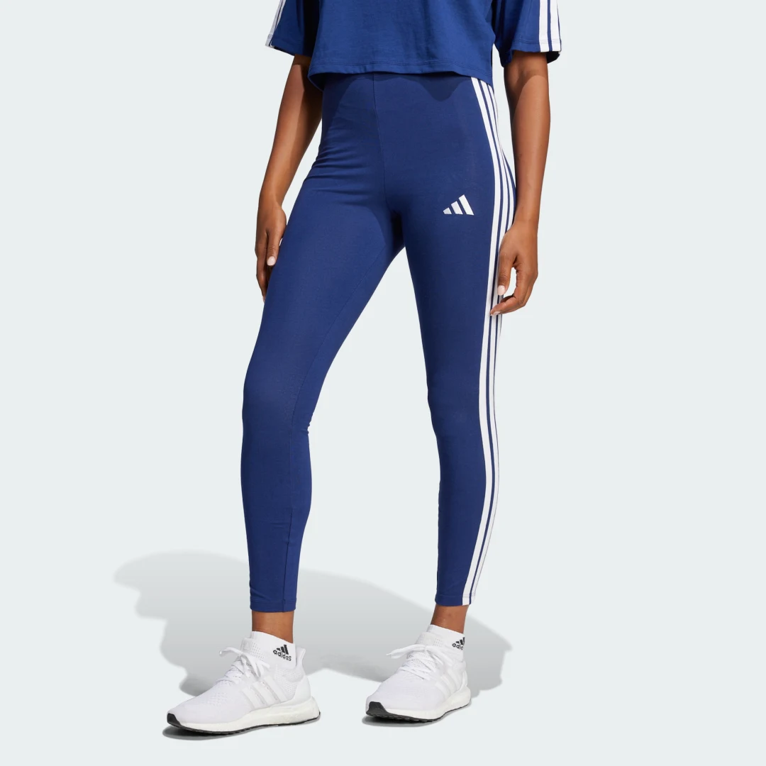 Detalle de Mallas Essentials Cotton 3 bandas de Adidas – confort y estilo diario en azul
