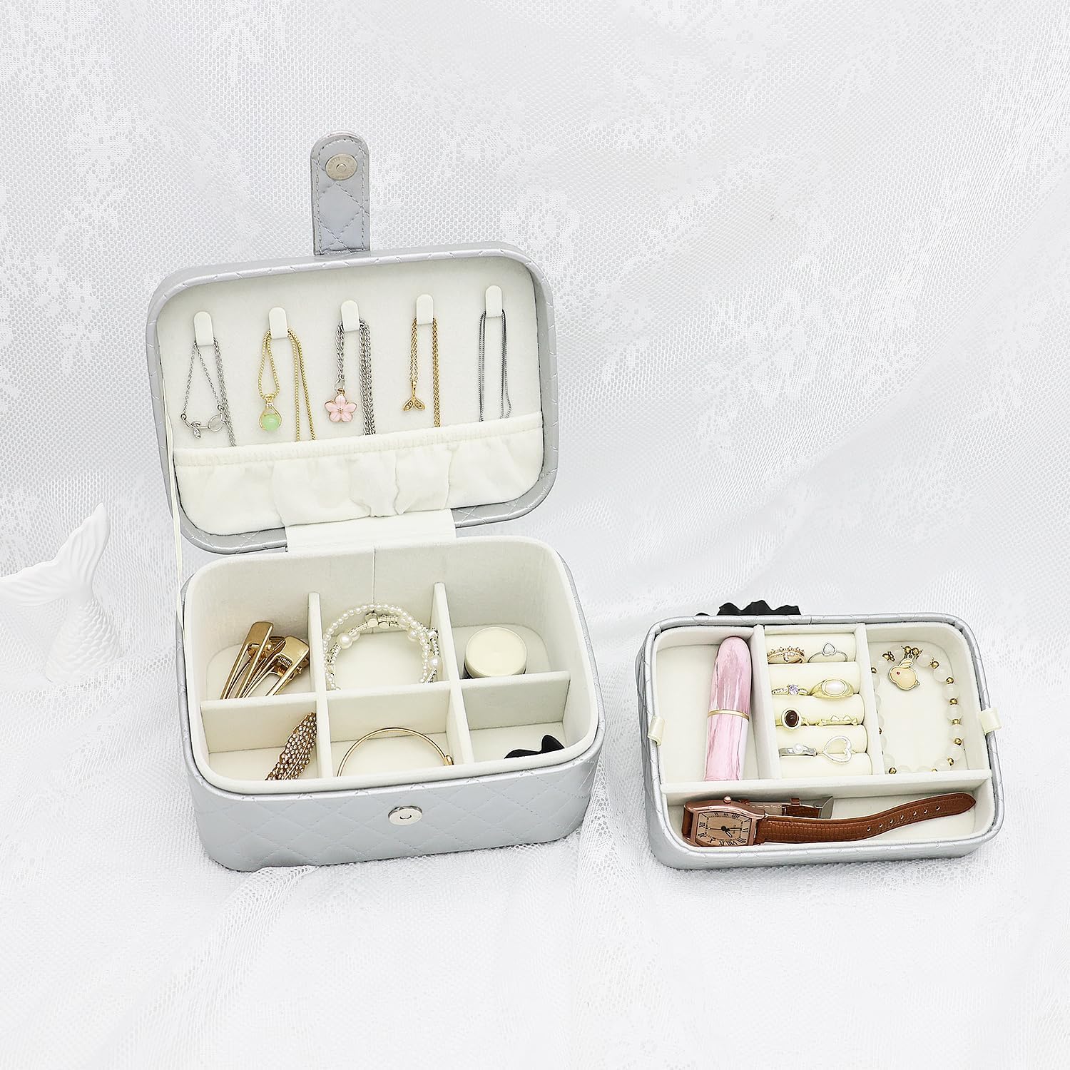 Thumbnail 4 de Boxudeli Schmuckkästchen „2-Ebenen“ mit Magnetverschluss – Reise-Schmuck-Organizer aus Kunstleder (Silbergrau)