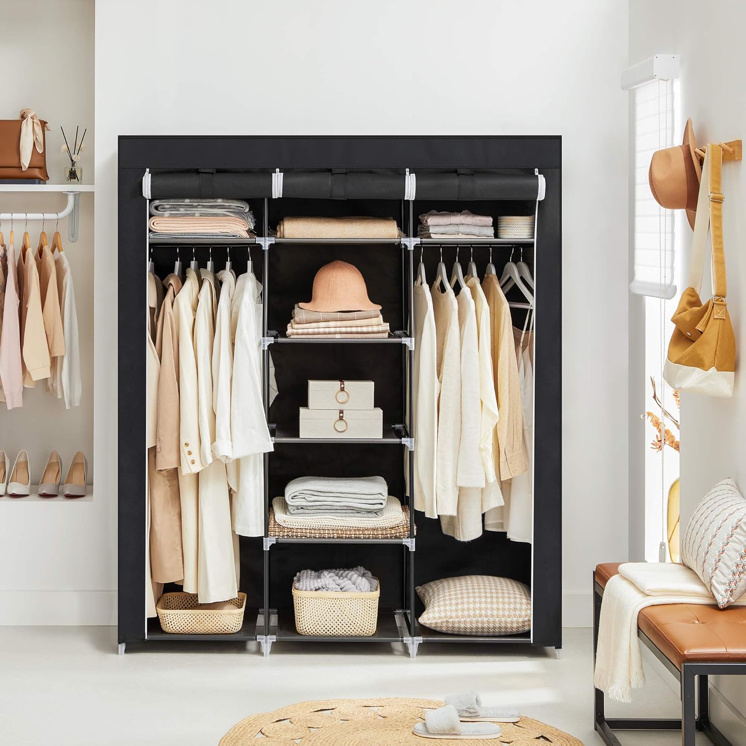Detalle de SONGMICS RYG12B Folding Wardrobe fabric cabinet with 2 clothes rails, 175 x 150 x 45 cm, black